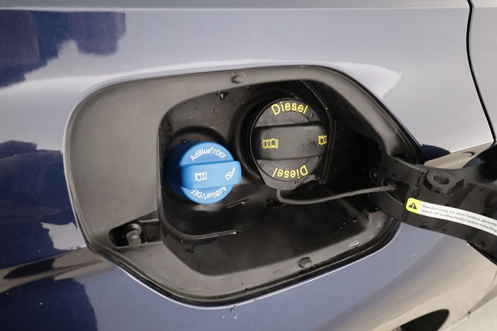 VOLKSWAGEN PASSAT 2016 2,0TDI 190hv 4Motion Highline * ACC / Webasto / Koukku / LED / Ergocomfort istuin / P.Kamera * - Kahdet Renkaat