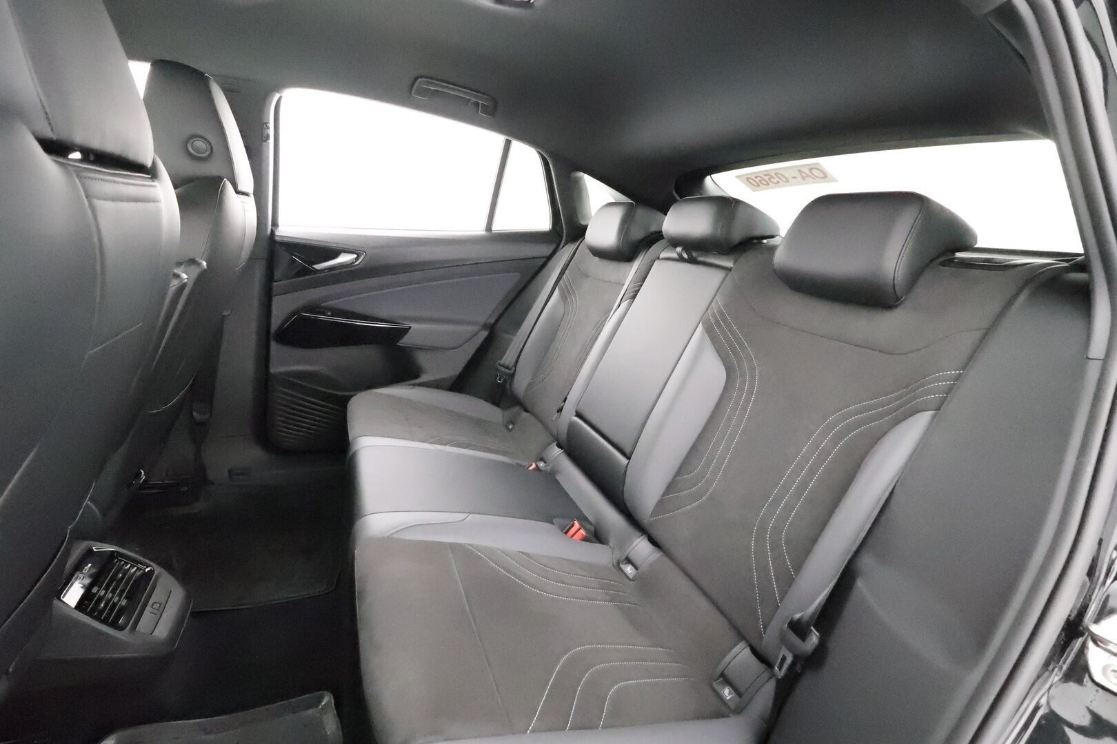 VOLKSWAGEN ID.5 2023 Pro Performance 150 kW * Koukku / ILP / ACC / Matrix-LED / P.Kamera / Navi / Kaistavahti * - Merkkihuollot