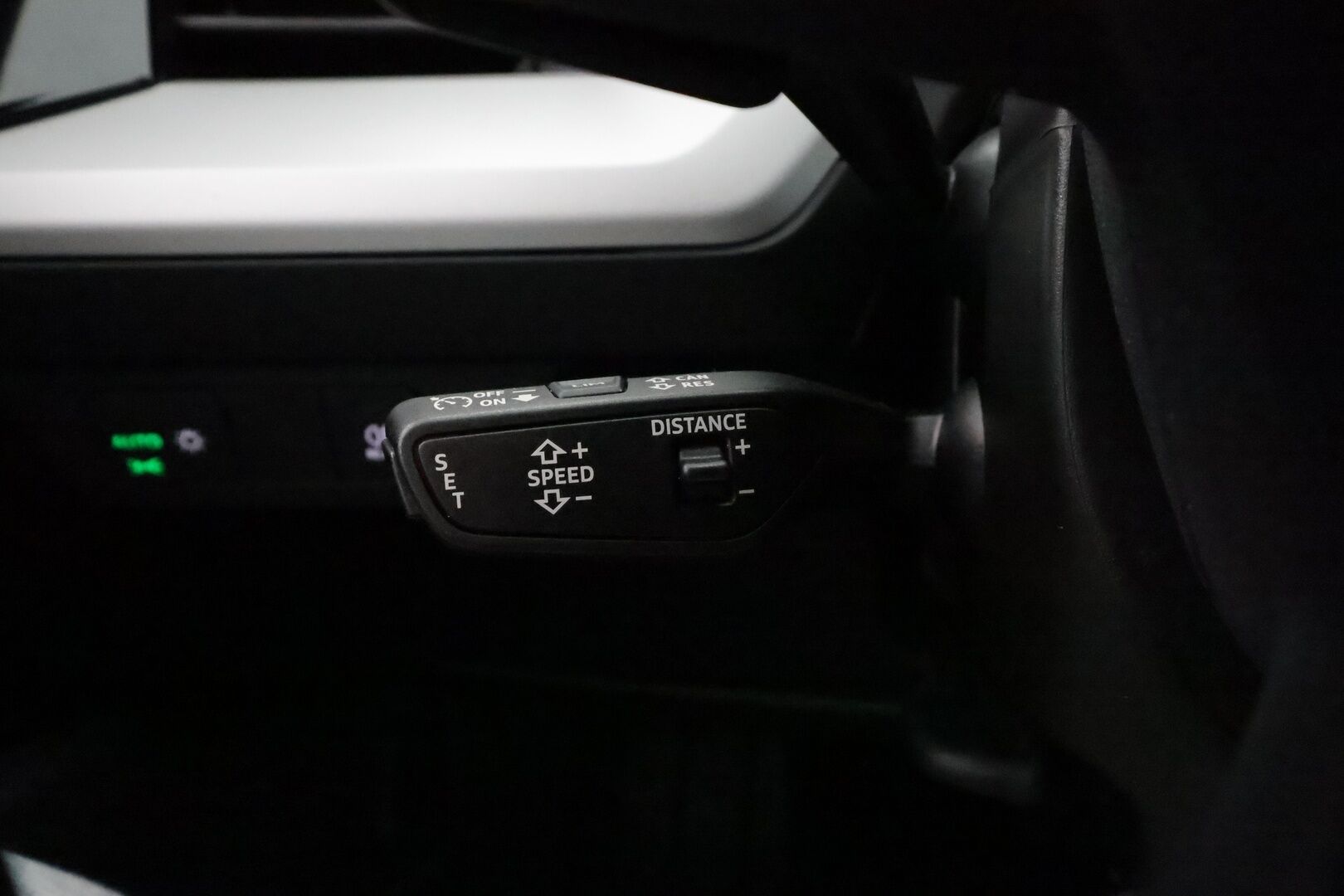 VOLKSWAGEN ID.5 2023 Pro Performance 150 kW * Koukku / ILP / ACC / Matrix-LED / P.Kamera / Navi / Kaistavahti * - Merkkihuollot