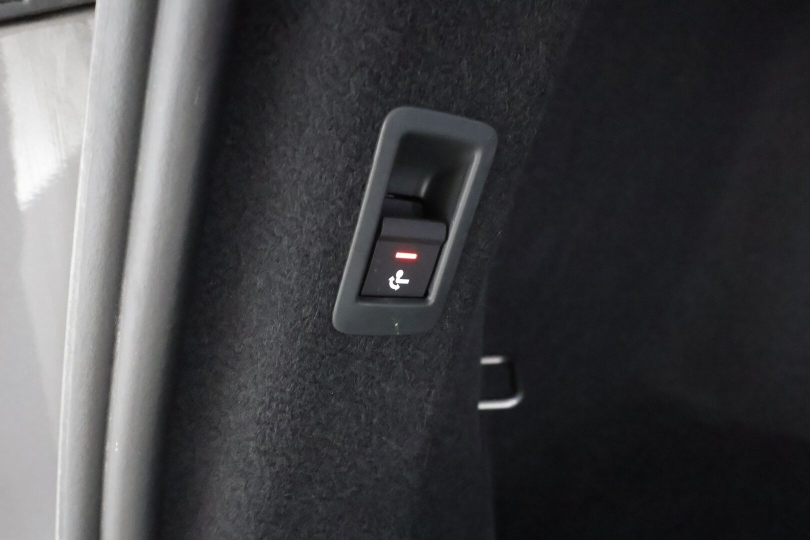 VOLKSWAGEN ID.5 2023 Pro Performance 150 kW * Koukku / ILP / ACC / Matrix-LED / P.Kamera / Navi / Kaistavahti * - Merkkihuollot