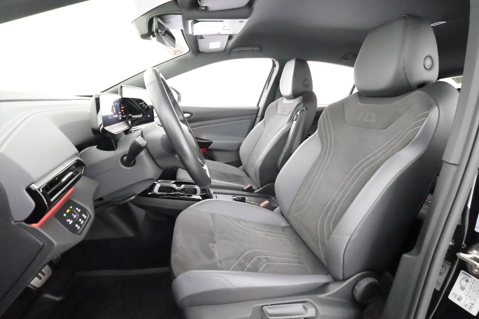 VOLKSWAGEN ID.5 2023 Pro Performance 150 kW * Koukku / ILP / ACC / Matrix-LED / P.Kamera / Navi / Kaistavahti * - Merkkihuollot