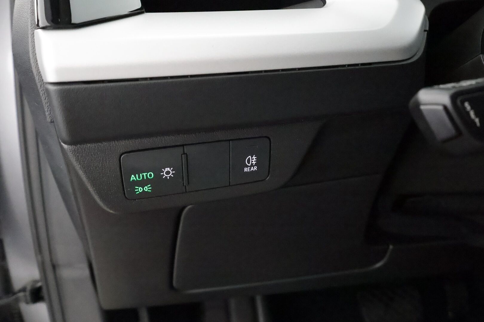 VOLKSWAGEN ID.5 2023 Pro Performance 150 kW * Koukku / ILP / ACC / Matrix-LED / P.Kamera / Navi / Kaistavahti * - Merkkihuollot