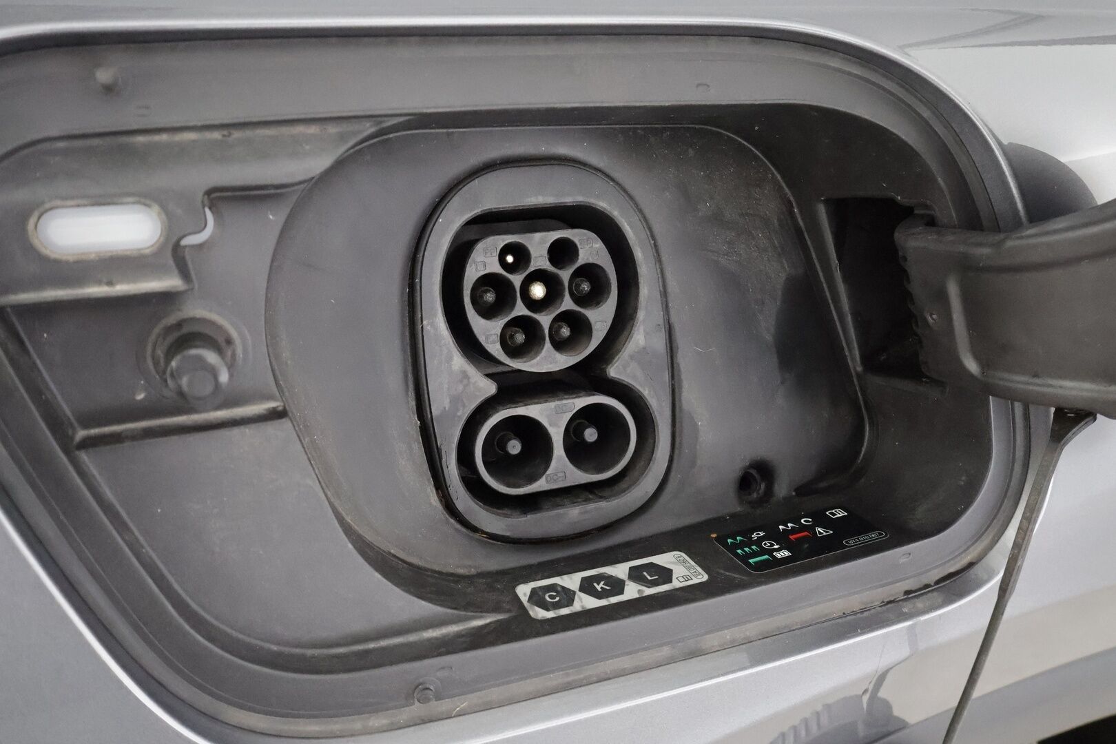 VOLKSWAGEN ID.5 2023 Pro Performance 150 kW * Koukku / ILP / ACC / Matrix-LED / P.Kamera / Navi / Kaistavahti * - Merkkihuollot