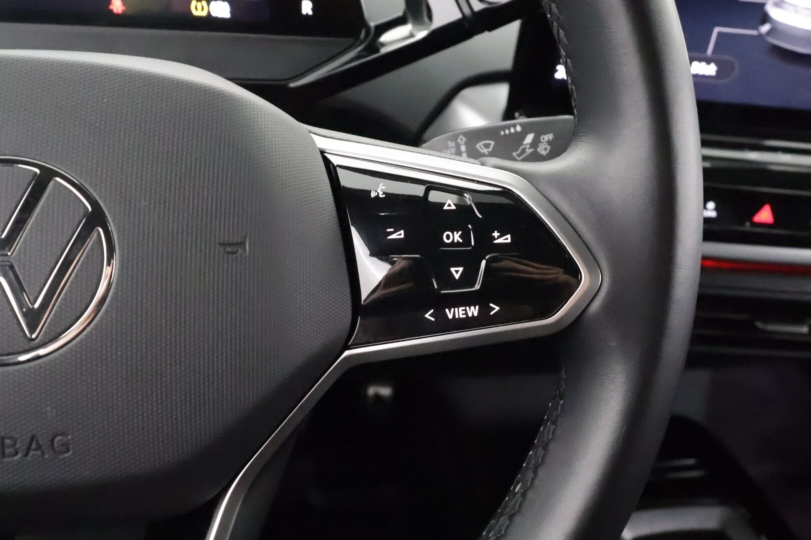 VOLKSWAGEN ID.5 2023 Pro Performance 150 kW * Koukku / ILP / ACC / Matrix-LED / P.Kamera / Navi / Kaistavahti * - Merkkihuollot