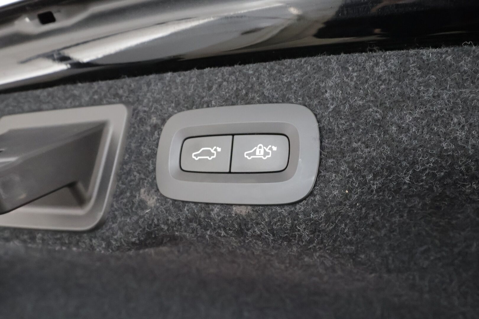 Volvo S90 2017 D5 AWD Business aut * Webasto / Koukku / ACC / HUD / Full-LED / P.kamera / Navi / Puolinahkasisusta / Keyless * - Ei AdBlue - HULLUT AVAJAISHULINAT KORKOTARJOUS 3,29 %