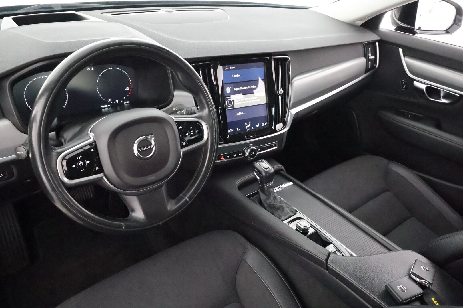 Volvo S90 2017 D5 AWD Business aut * Webasto / Koukku / ACC / HUD / Full-LED / P.kamera / Navi / Puolinahkasisusta / Keyless * - Ei AdBlue