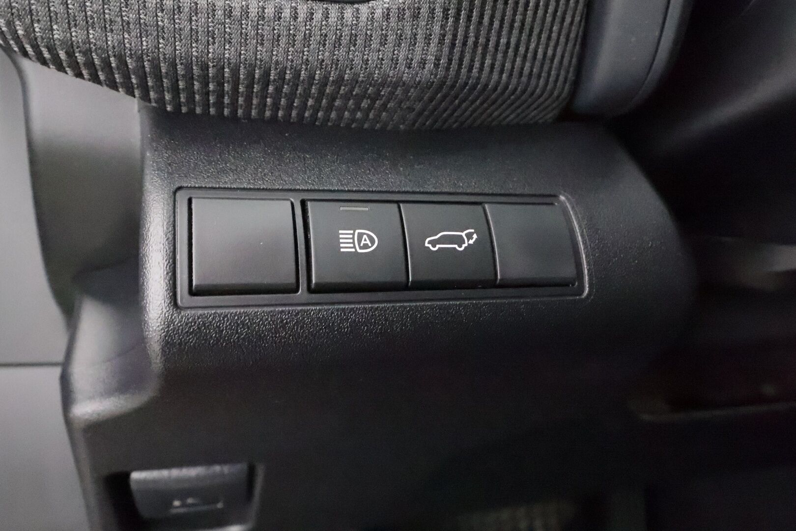 TOYOTA BZ4X 2023 71,4kWh AWD Style * ACC / 360° / JBL / Ilmastoidut nahat / Navi / LED / Keyless / Muistipenkki / Sähköluukku * - Akku kuntotarkastettu SoH 96,8% / Kahdet renkaat aluvanteilla