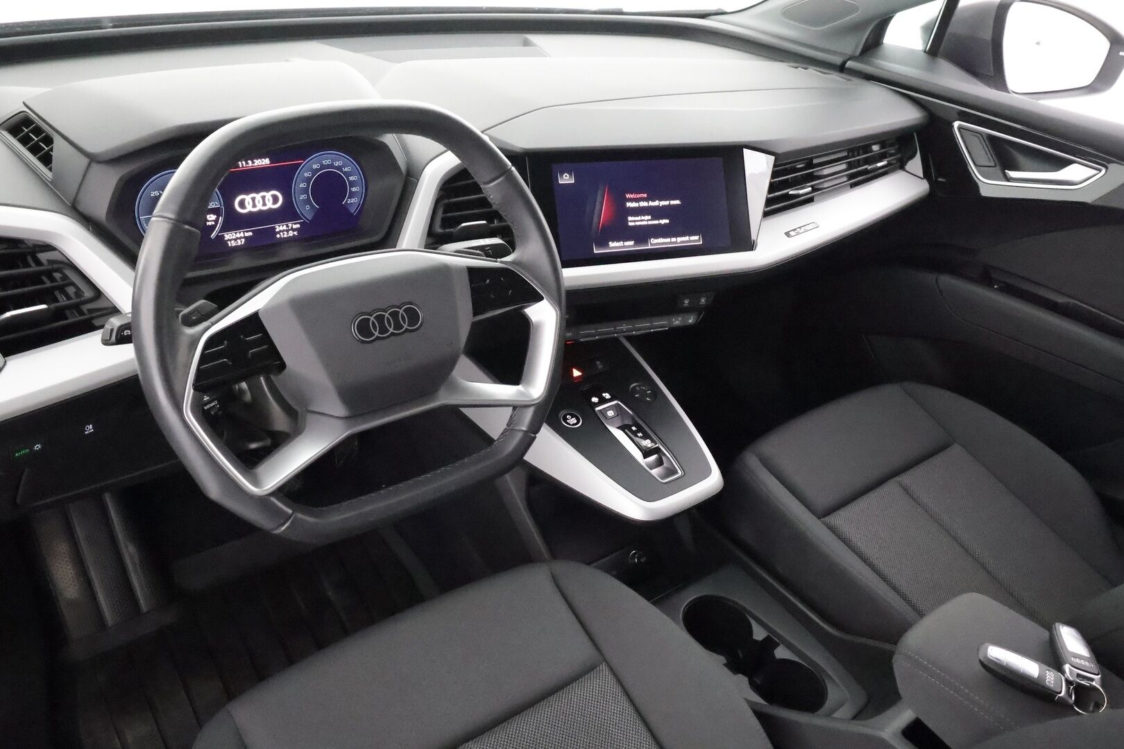 AUDI Q4 E-TRON 2023 45 Proline Quattro * ACC / LED / ILP / Koukku / P.Kamera / Apple&Android *