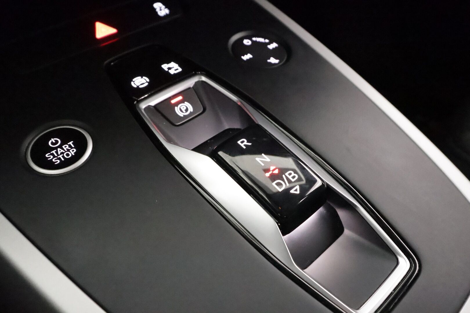 AUDI Q4 E-TRON 2023 45 Proline Quattro * ACC / LED / ILP / Koukku / P.Kamera / Apple&Android *