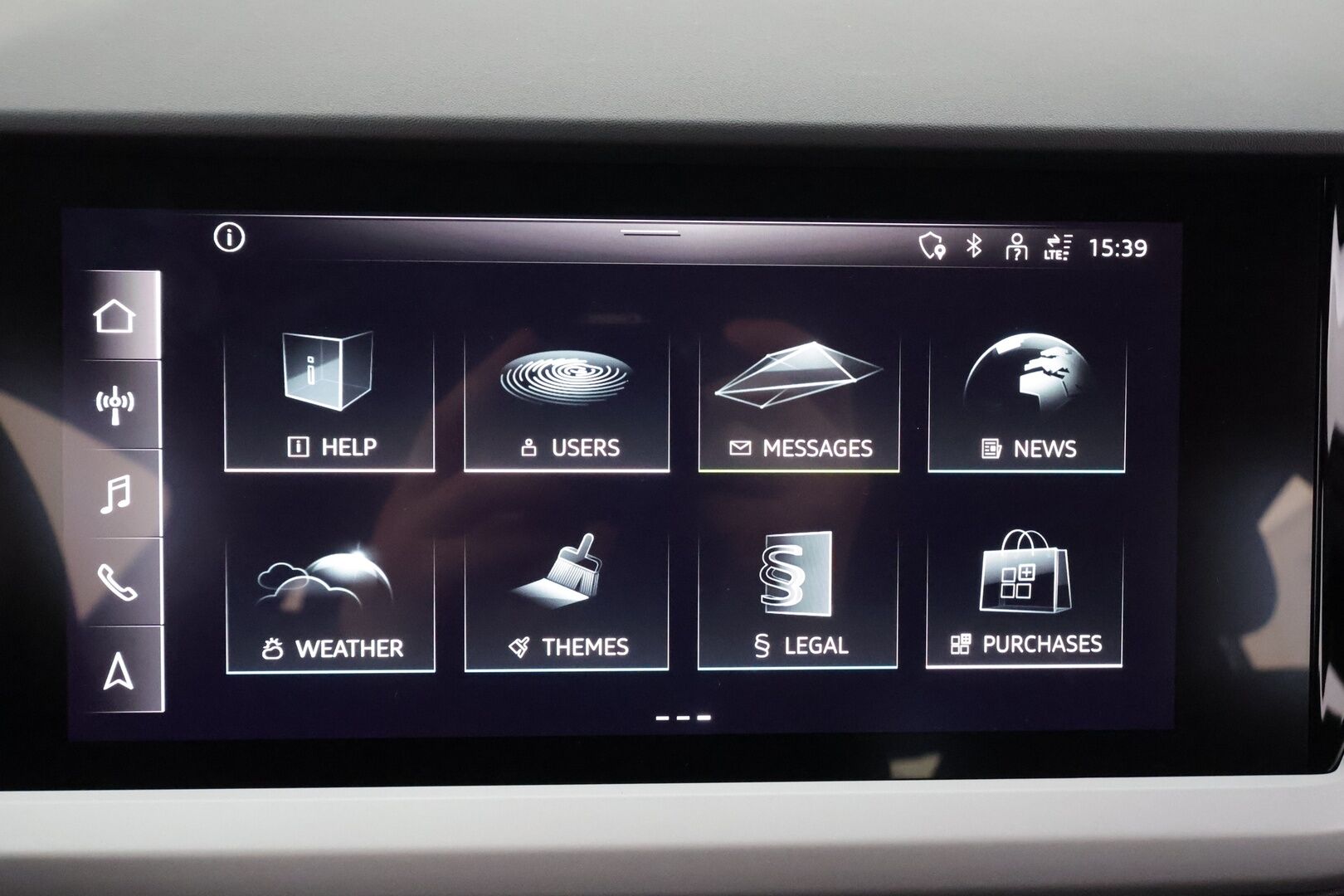 AUDI Q4 E-TRON 2023 45 Proline Quattro * ACC / LED / ILP / Koukku / P.Kamera / Apple&Android *