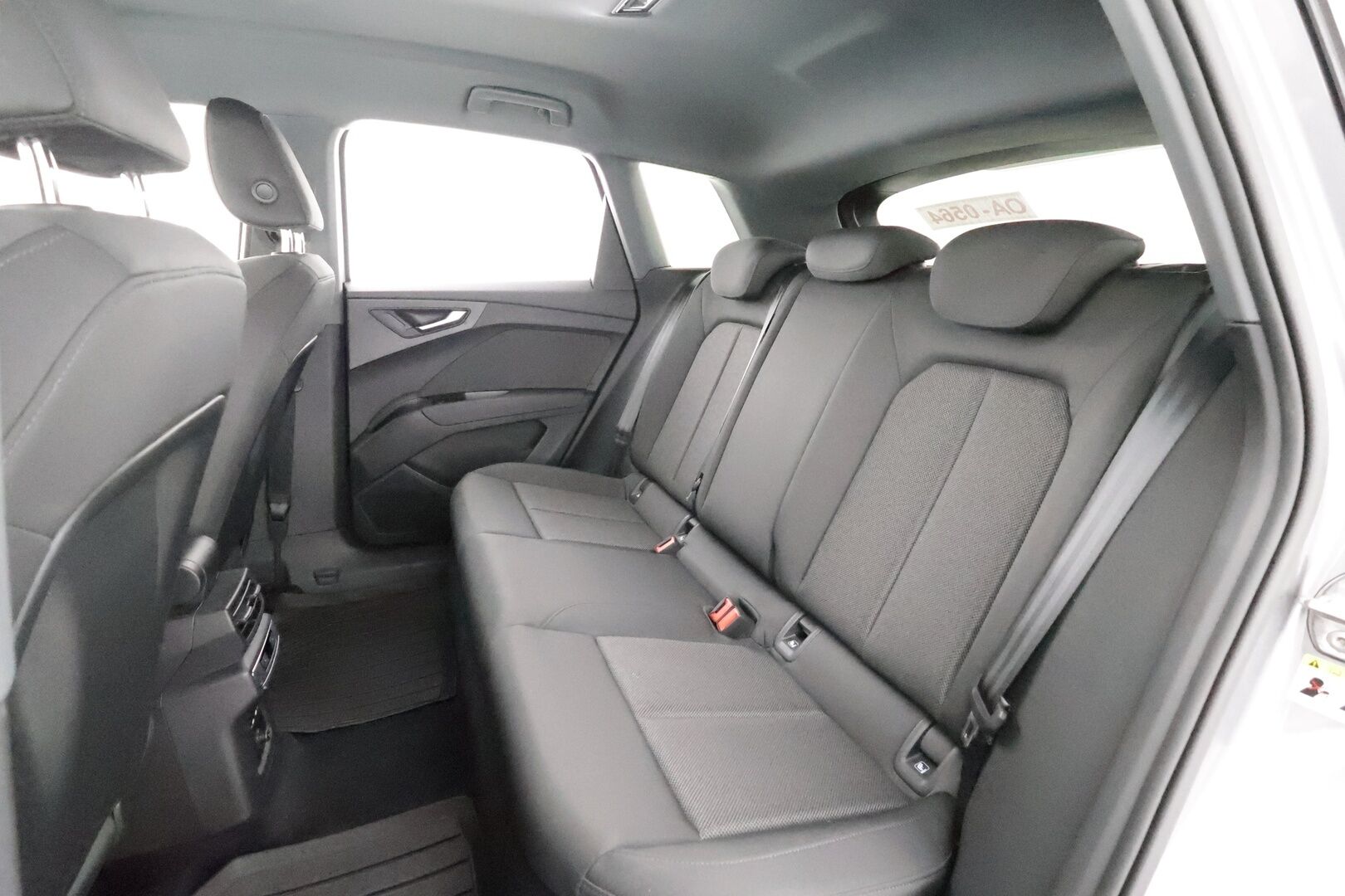 AUDI Q4 E-TRON 2023 45 Proline Quattro * ACC / LED / ILP / Koukku / P.Kamera / Apple&Android *