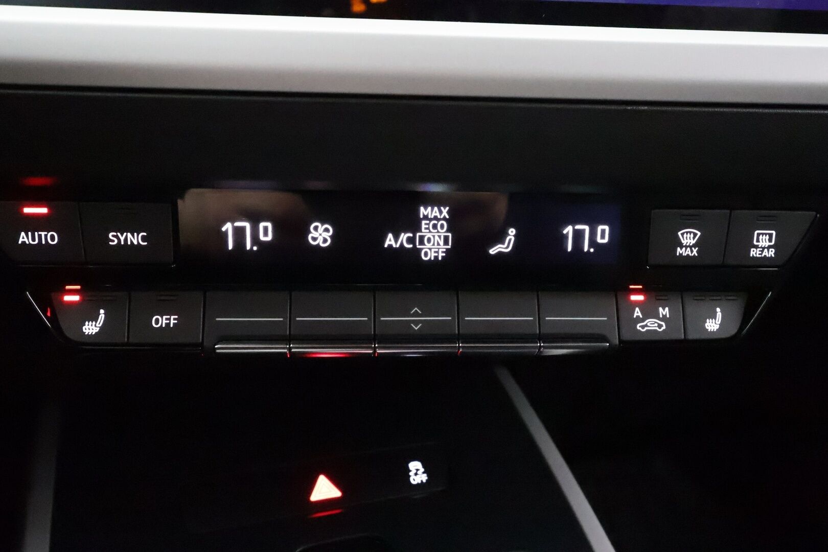 AUDI Q4 E-TRON 2023 45 Proline Quattro * ACC / LED / ILP / Koukku / P.Kamera / Apple&Android *