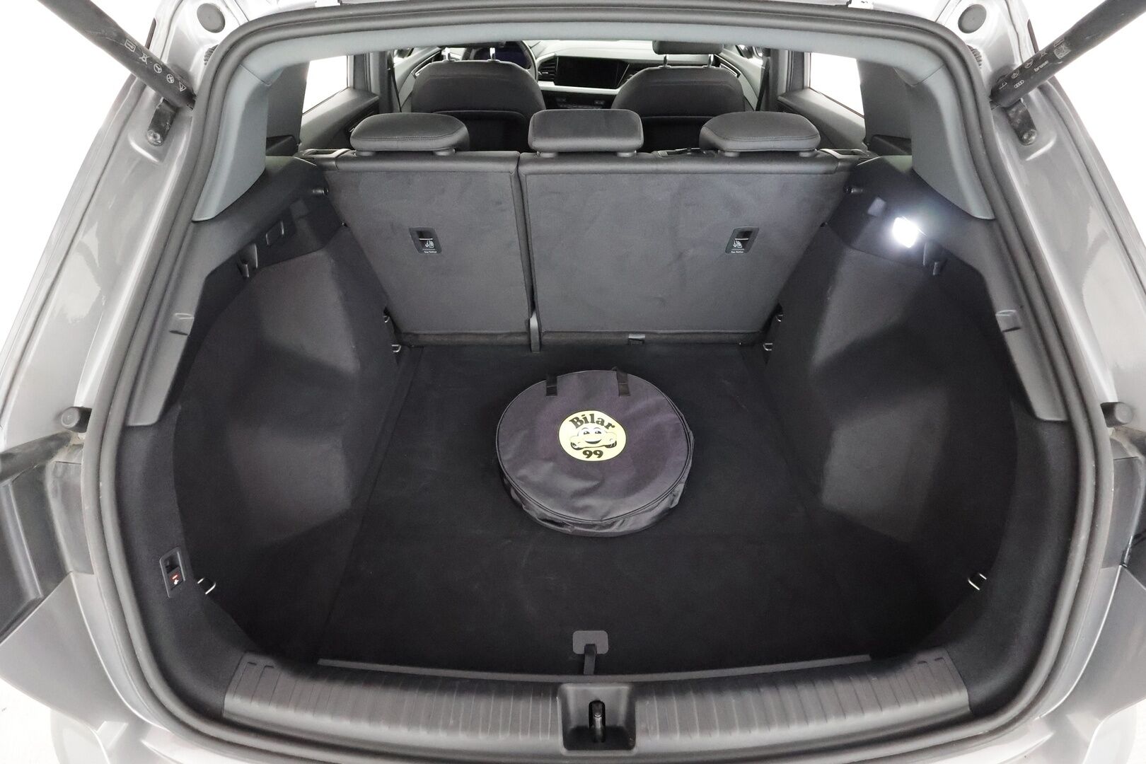 AUDI Q4 E-TRON 2023 45 Proline Quattro * ACC / LED / ILP / Koukku / P.Kamera / Apple&Android *