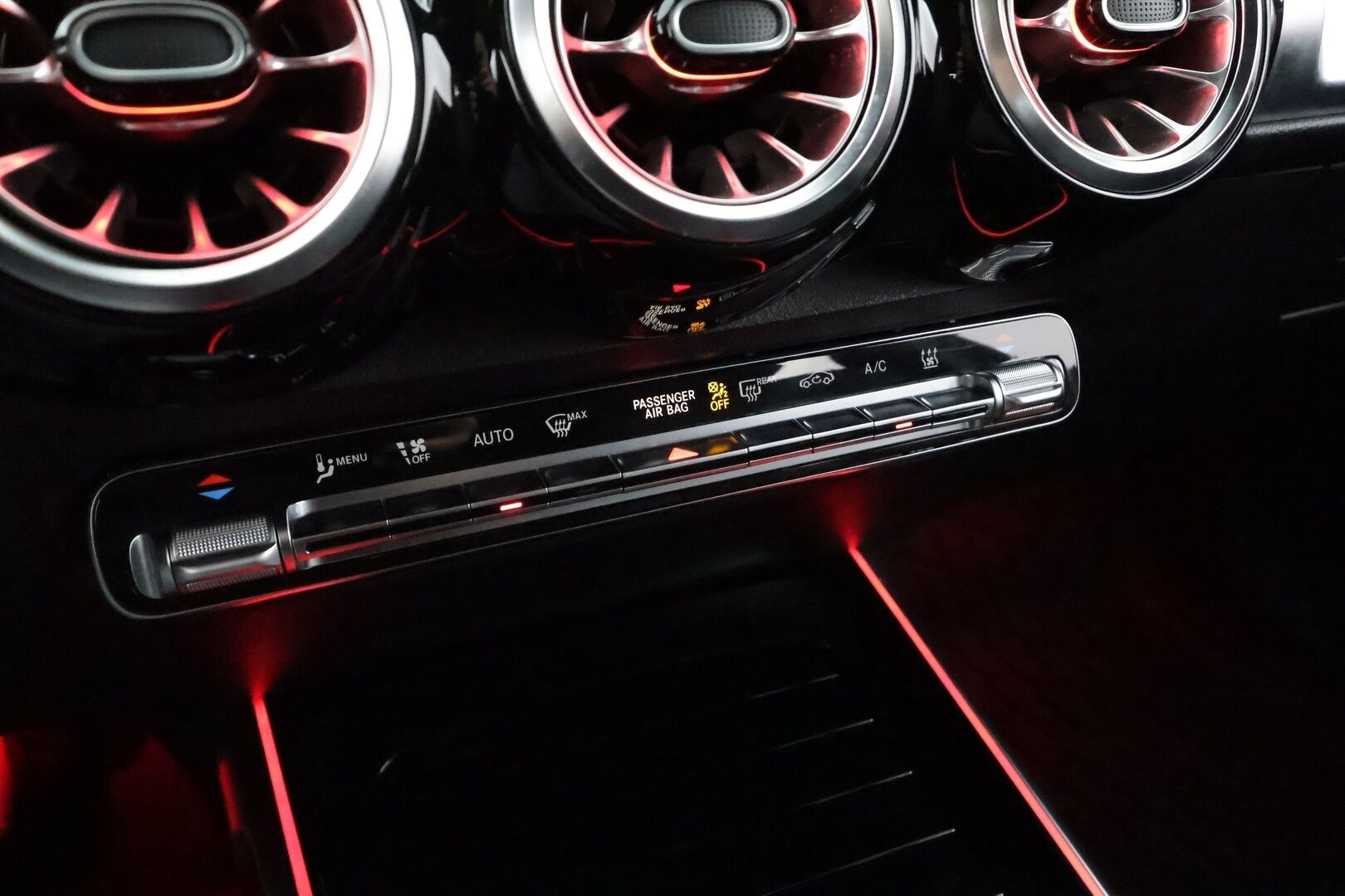 MERCEDES-BENZ EQB 2023 66,5kWh 350 4Matic Avantgarde * Distronic+ / High Performance LED / Lisälämmitin / Nahat / P.kamera * - Akku kuntotarkastettu / Kahdet Renkaat / 2x Lataus