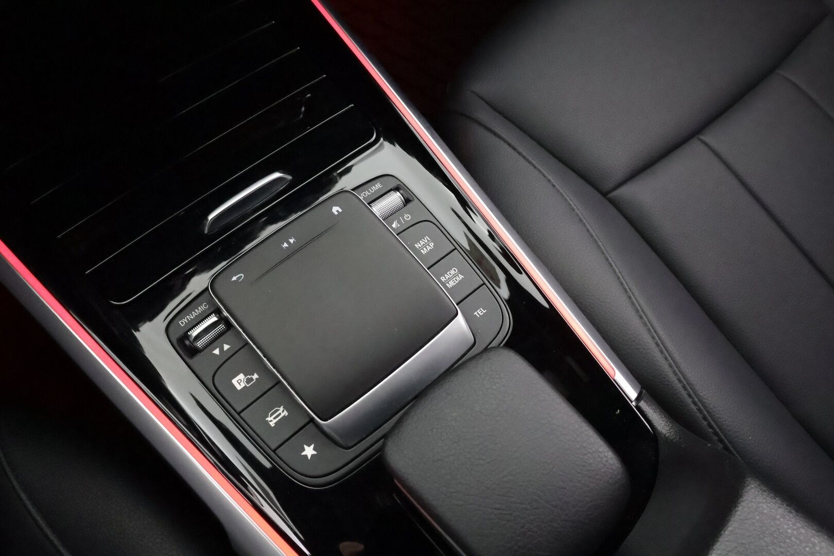 MERCEDES-BENZ EQB 2023 66,5kWh 350 4Matic Avantgarde * Distronic+ / High Performance LED / Lisälämmitin / Nahkasisusta / P.kamera * - Akku kuntotarkastettu / Kahdet Renkaat / 2x Lataus - HULLUT AVAJAISHULINAT KORKOTARJOUS 3,29 %