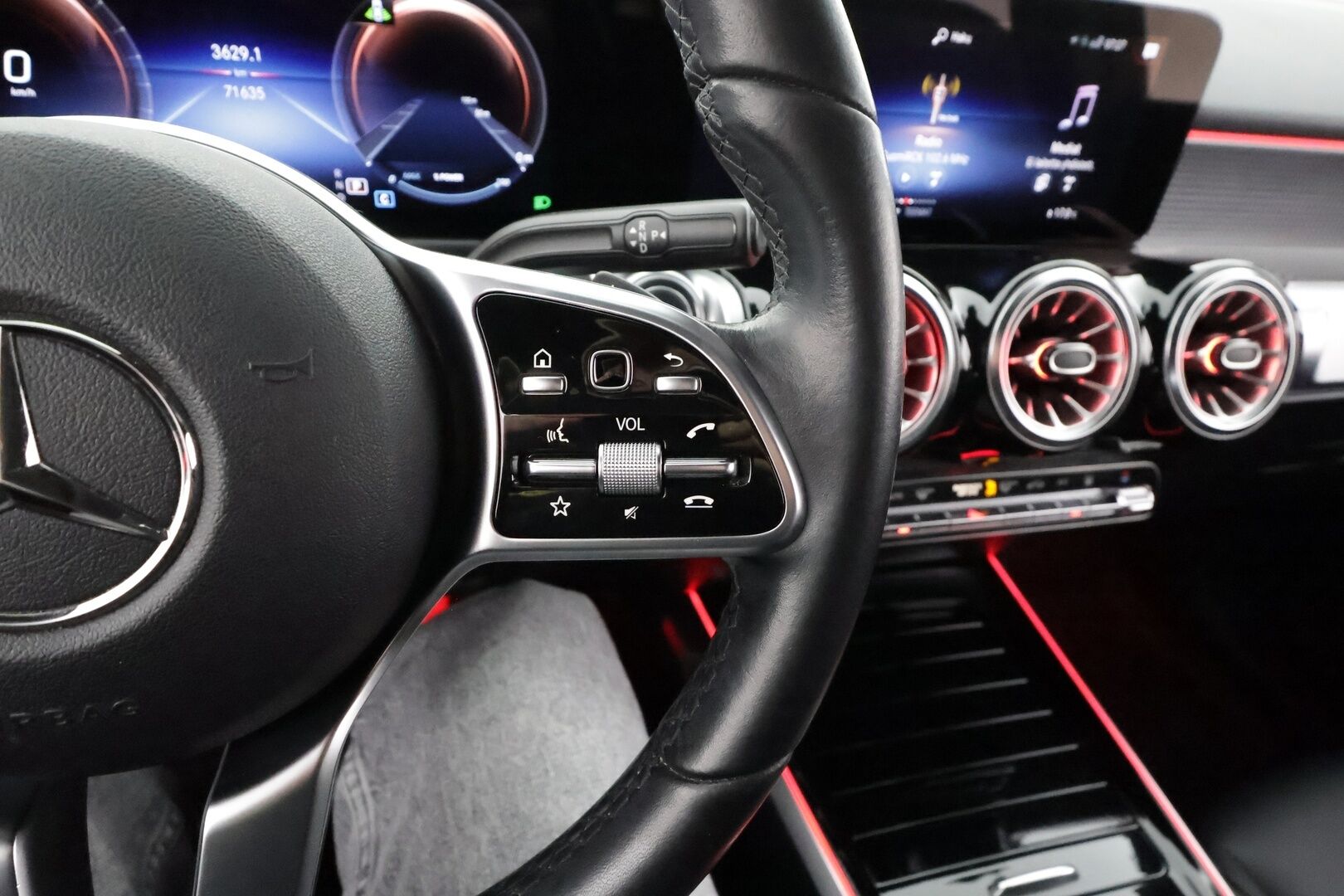 MERCEDES-BENZ EQB 2023 66,5kWh 350 4Matic Avantgarde * Distronic+ / High Performance LED / Lisälämmitin / Nahkasisusta / P.kamera * - Akku kuntotarkastettu / Kahdet Renkaat / 2x Lataus - HULLUT AVAJAISHULINAT KORKOTARJOUS 3,29 %