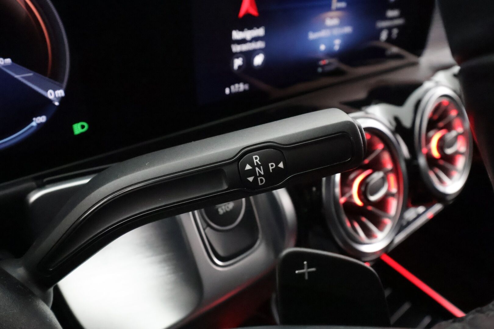 MERCEDES-BENZ EQB 2023 66,5kWh 350 4Matic Avantgarde * Distronic+ / High Performance LED / Lisälämmitin / Nahat / P.kamera * - Akku kuntotarkastettu / Kahdet Renkaat / 2x Lataus