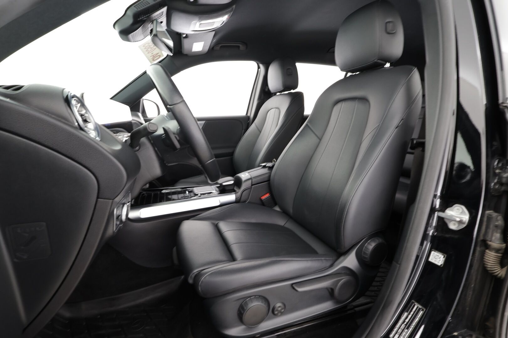 MERCEDES-BENZ EQB 2023 66,5kWh 350 4Matic Avantgarde * Distronic+ / High Performance LED / Lisälämmitin / Nahat / P.kamera * - Akku kuntotarkastettu / Kahdet Renkaat / 2x Lataus