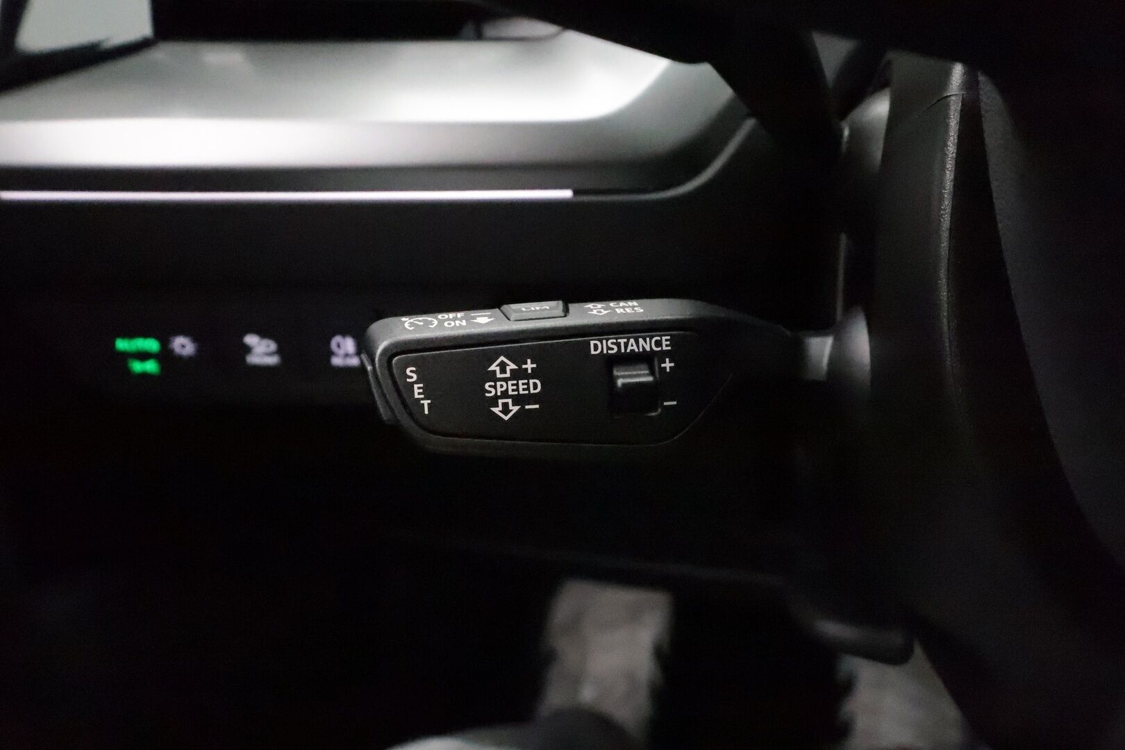 AUDI Q4 E-TRON 2023 50 E-Tron Quattro * ILP / Koukku / ACC / Matrix / Sportnahat / Navi / Keyless * - Merkkihuollot / Akku kuntotarkastettu SoH 93,1% / Kahdet renkaat aluvanteilla