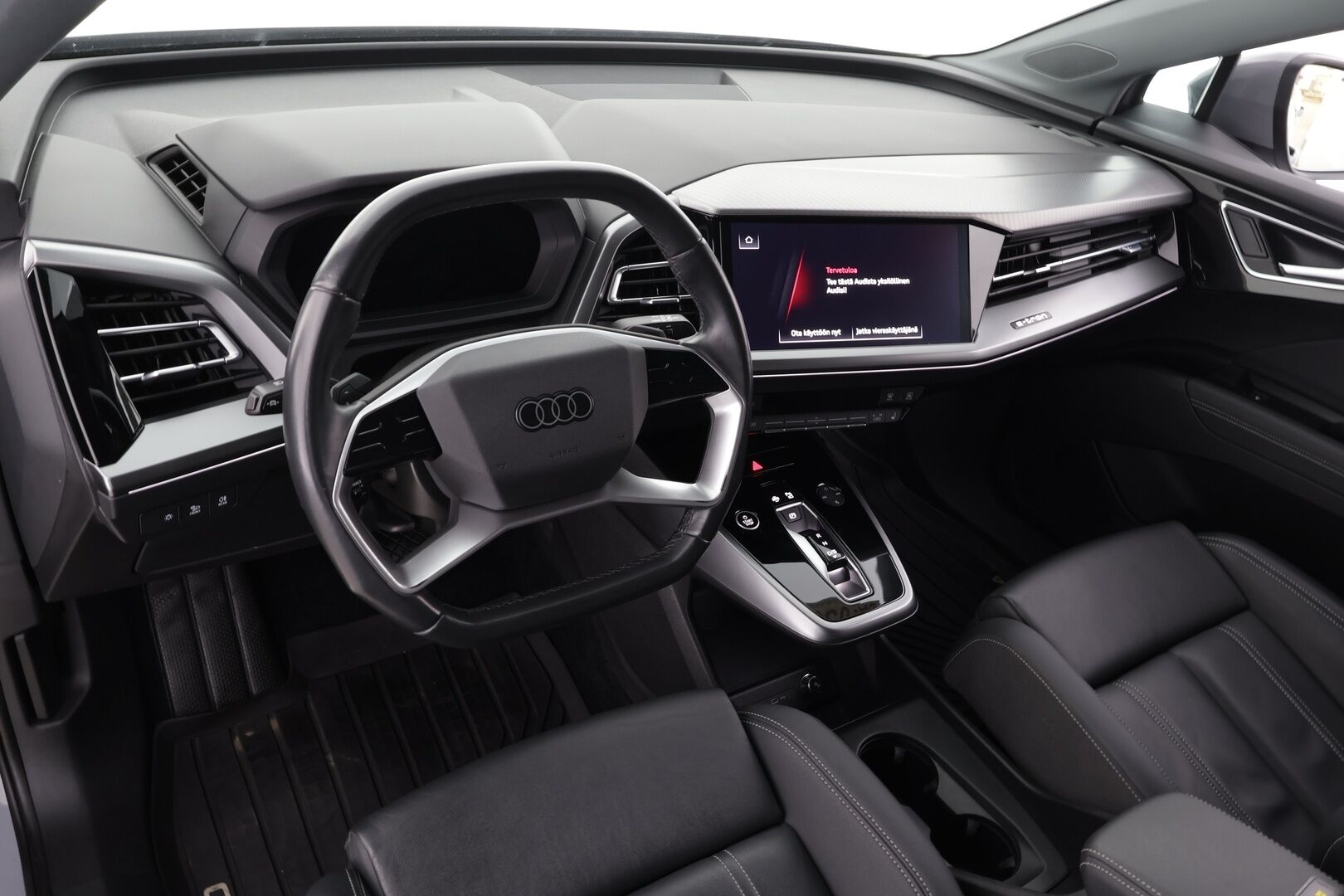 AUDI Q4 E-TRON 2023 50 E-Tron Quattro * ILP / Koukku / ACC / Matrix / Sportnahat / Navi / Keyless * - Merkkihuollot / Akku kuntotarkastettu SoH 93,1% / Kahdet renkaat aluvanteilla