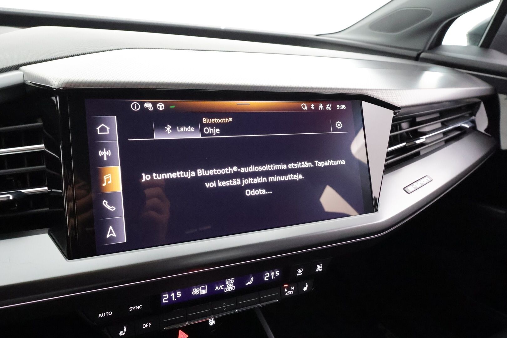 AUDI Q4 E-TRON 2023 50 E-Tron Quattro * ILP / Koukku / ACC / Matrix / Sportnahat / Navi / Keyless * - Merkkihuollot / Akku kuntotarkastettu SoH 93,1% / Kahdet renkaat aluvanteilla