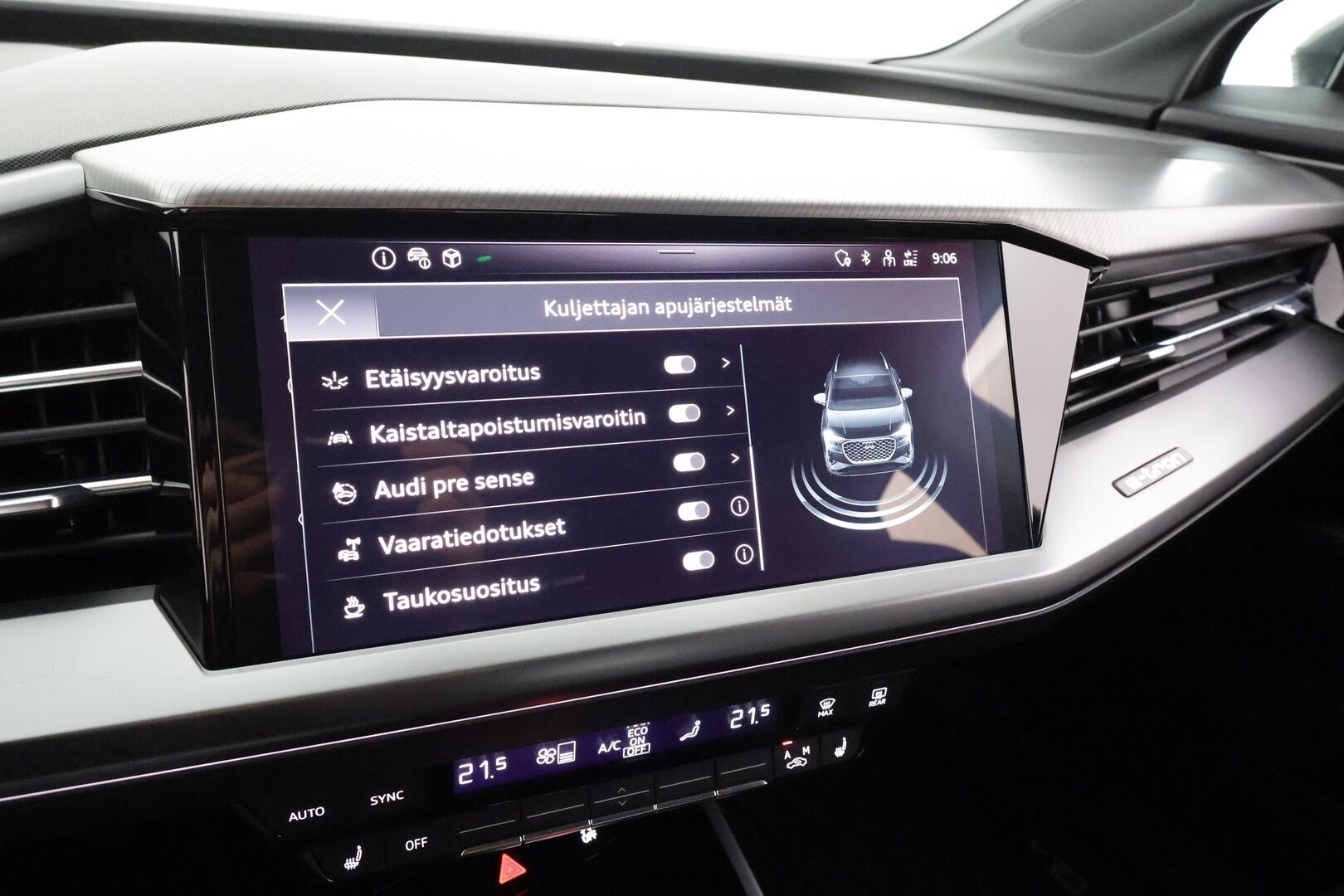 AUDI Q4 E-TRON 2023 50 E-Tron Quattro * ILP / Koukku / ACC / Matrix / Sportnahat / Navi / Keyless * - Merkkihuollot / Akku kuntotarkastettu SoH 93,1% / Kahdet renkaat aluvanteilla