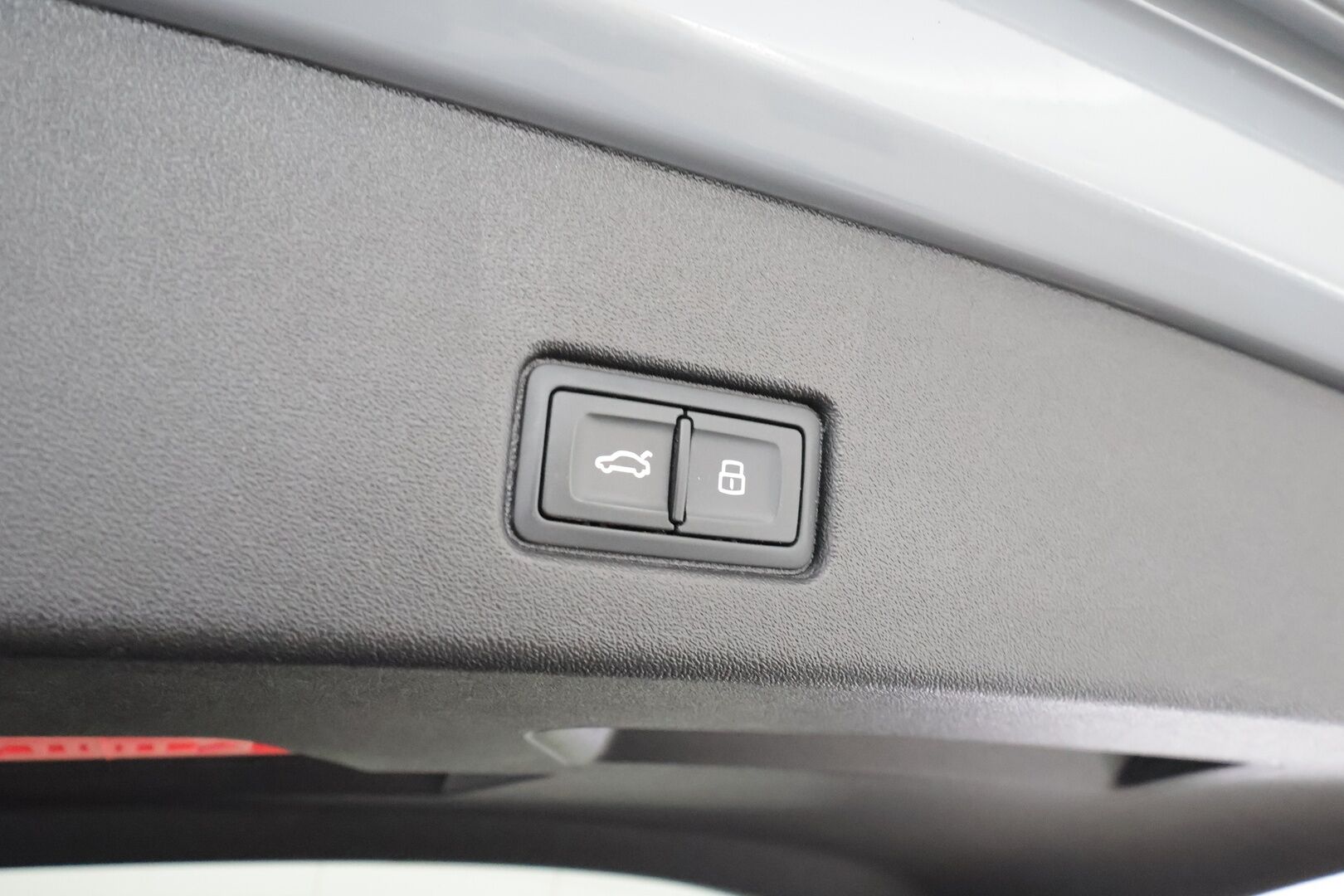 AUDI Q4 E-TRON 2023 50 E-Tron Quattro * ILP / Koukku / ACC / Matrix / Sportnahat / Navi / Keyless * - Merkkihuollot / Akku kuntotarkastettu SoH 93,1% / Kahdet renkaat aluvanteilla