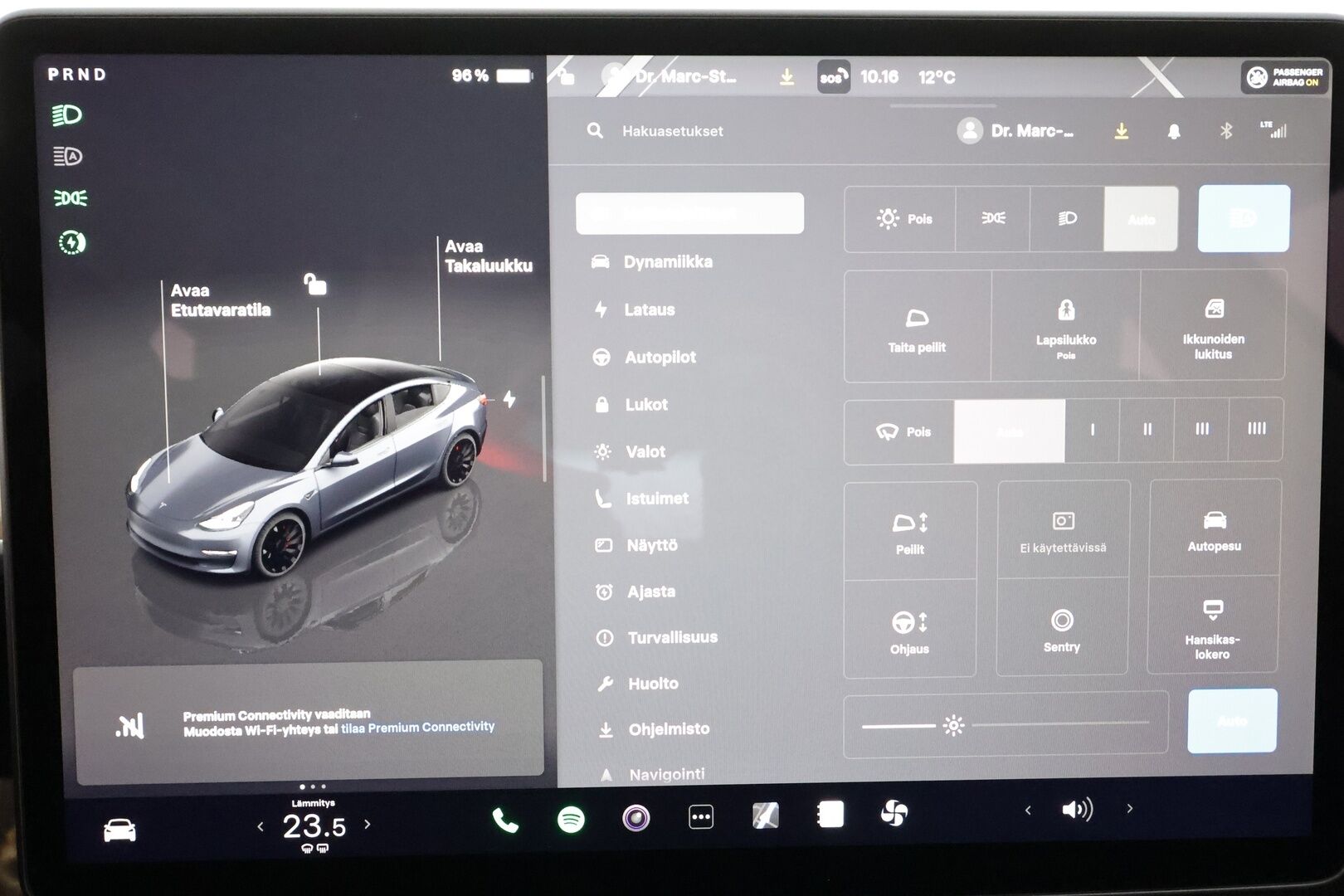 TESLA MODEL 3 2023 Performance * ILP / ACC / Lasikatto / Premium Audio / P.Kamera / Matrix-LED / Muistipenkki / Kaistavahti * - Akku kuntotarkastettu / 2x Latauskaapelit / Kahdet renkaat aluvanteilla