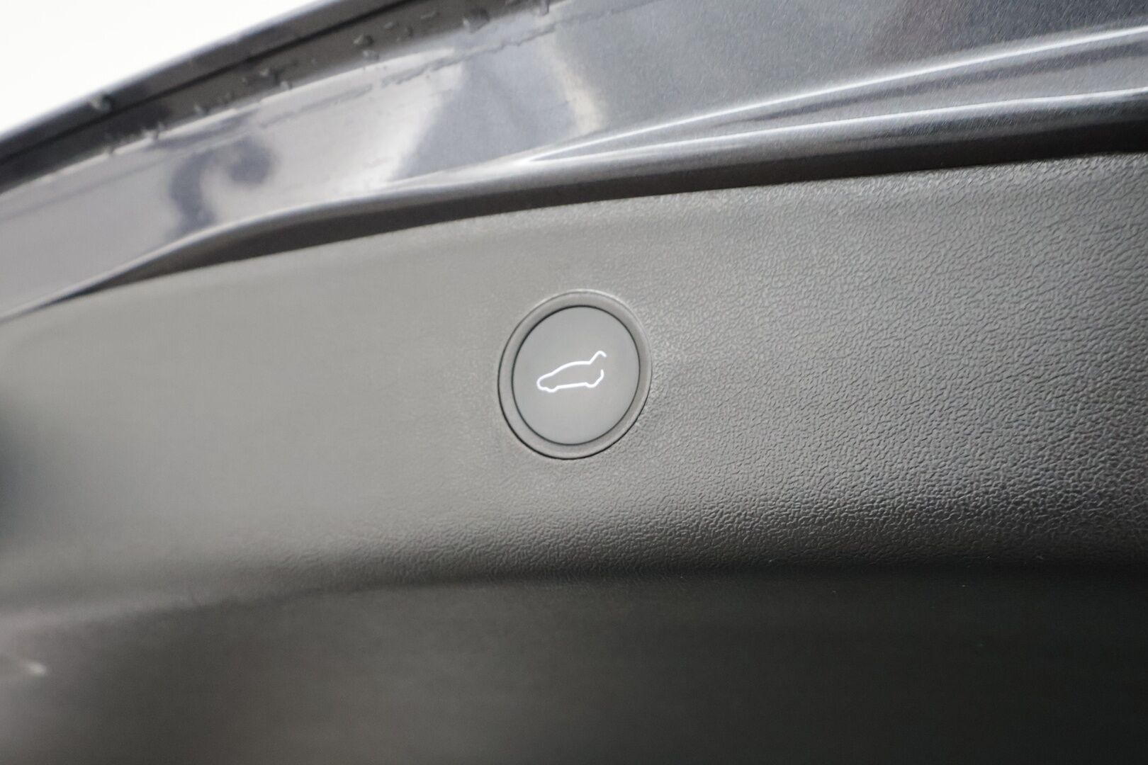 TESLA MODEL 3 2023 Performance * ILP / ACC / Lasikatto / Premium Audio / P.Kamera / Matrix-LED / Muistipenkki / Kaistavahti * - Akku kuntotarkastettu / 2x Latauskaapelit / Kahdet renkaat aluvanteilla