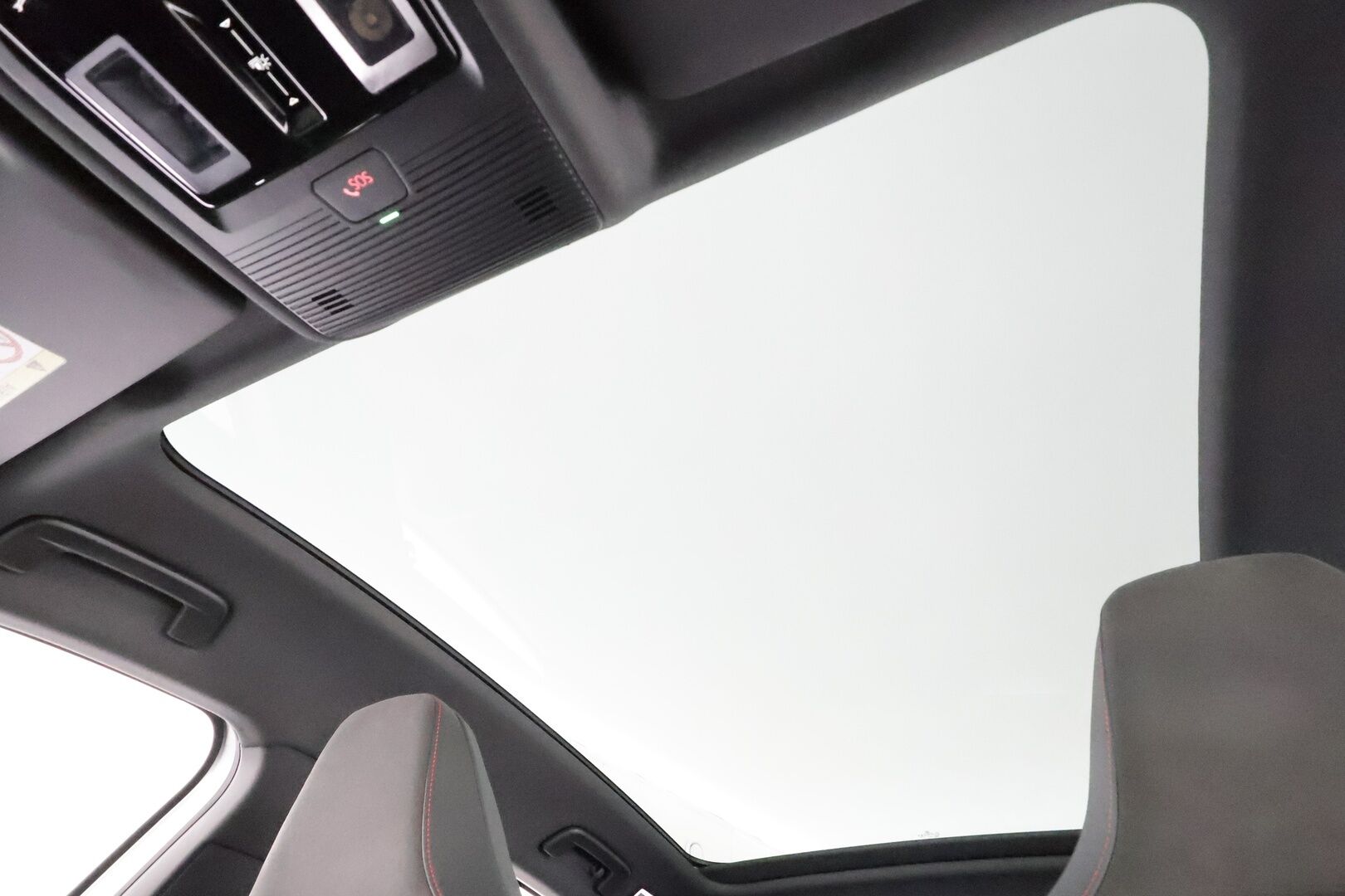 VOLKSWAGEN ID.4 2023 GTX Dual Motor AWD * HUD / Koukku / ILP / ACC / Matrix-LED / Koukku / Lasikatto / P.Kamera * - Hierovat Sportpenkit Muistilla / Merkkihuollot / Akku kuntotarkastettu / Kahdet renkaat aluvanteilla