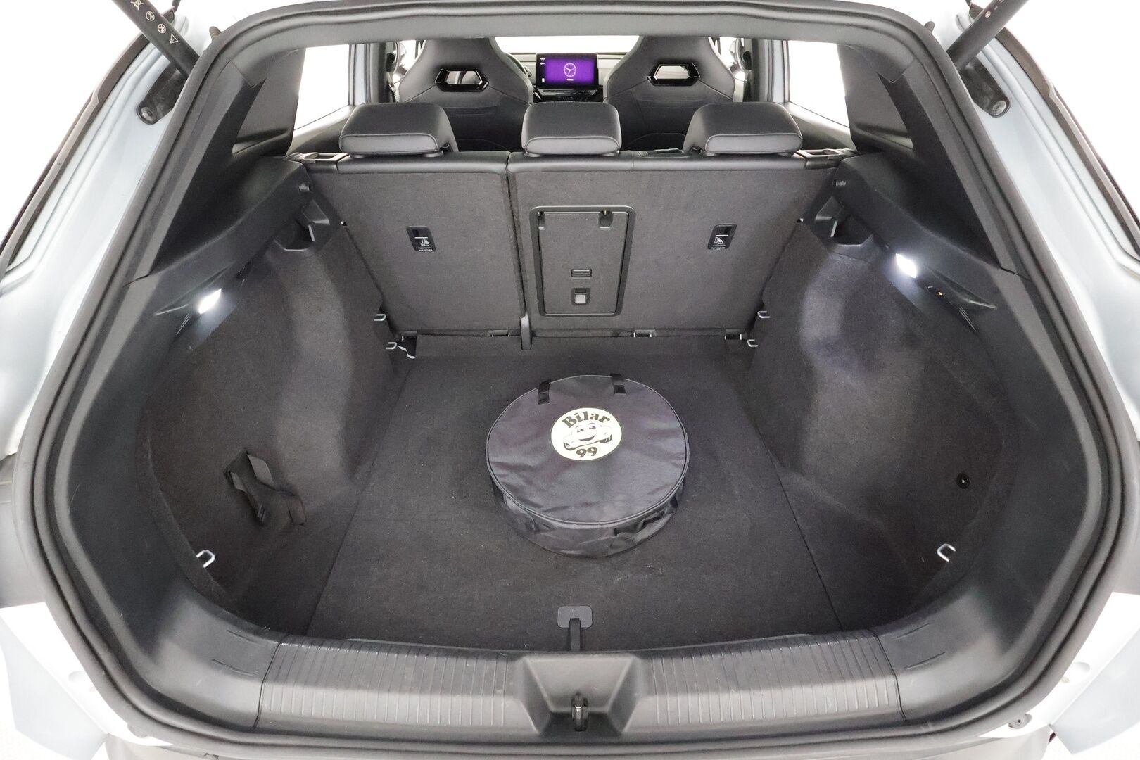 VOLKSWAGEN ID.4 2023 GTX Dual Motor AWD * HUD / Koukku / ILP / ACC / Matrix-LED / Koukku / Lasikatto / P.Kamera * - Hierovat Sportpenkit Muistilla / Merkkihuollot / Akku kuntotarkastettu / Kahdet renkaat aluvanteilla