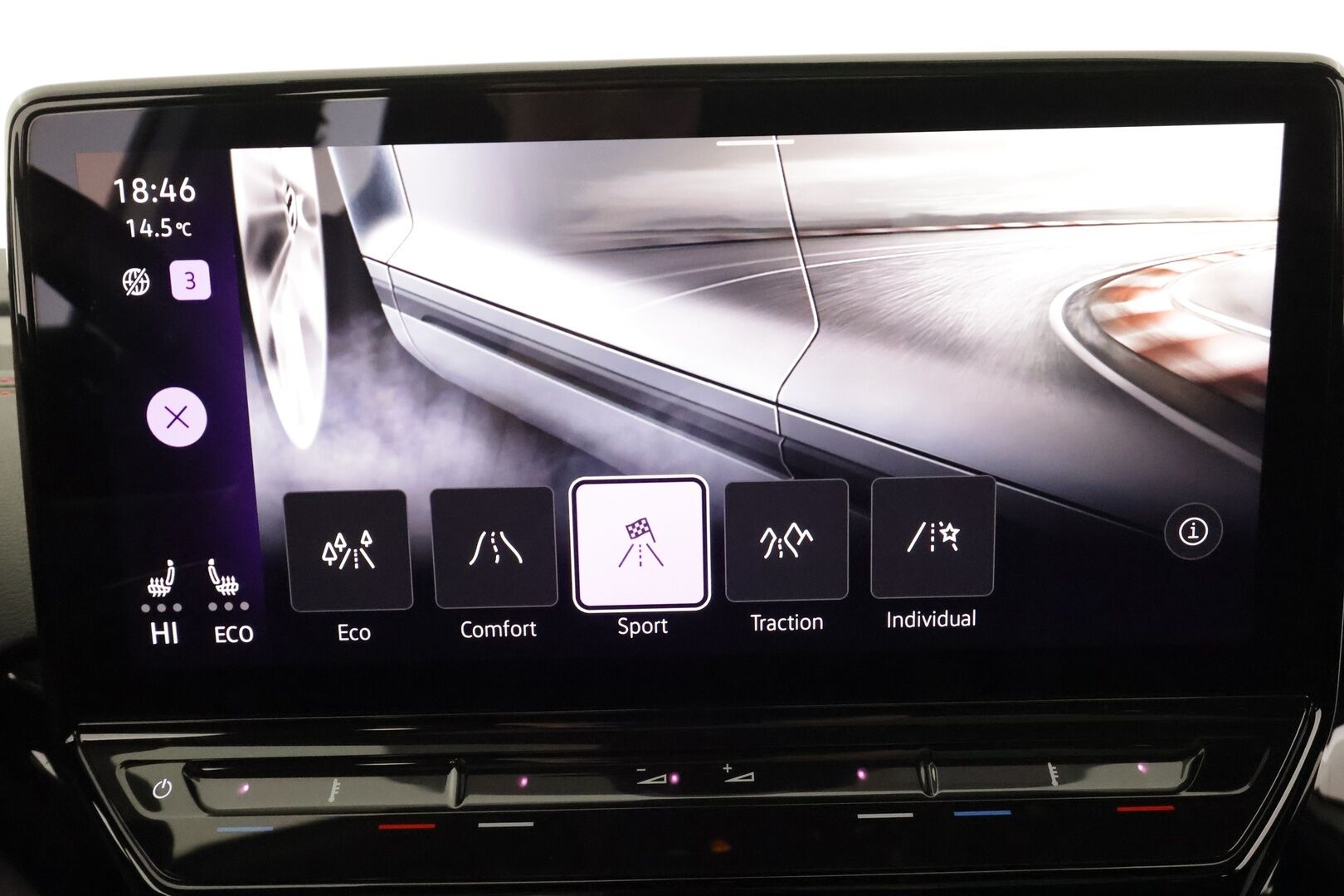 VOLKSWAGEN ID.4 2023 GTX Dual Motor AWD * HUD / Koukku / ILP / ACC / Matrix-LED / Koukku / Lasikatto / P.Kamera * - Hierovat Sportpenkit Muistilla / Merkkihuollot / Akku kuntotarkastettu / Kahdet renkaat aluvanteilla