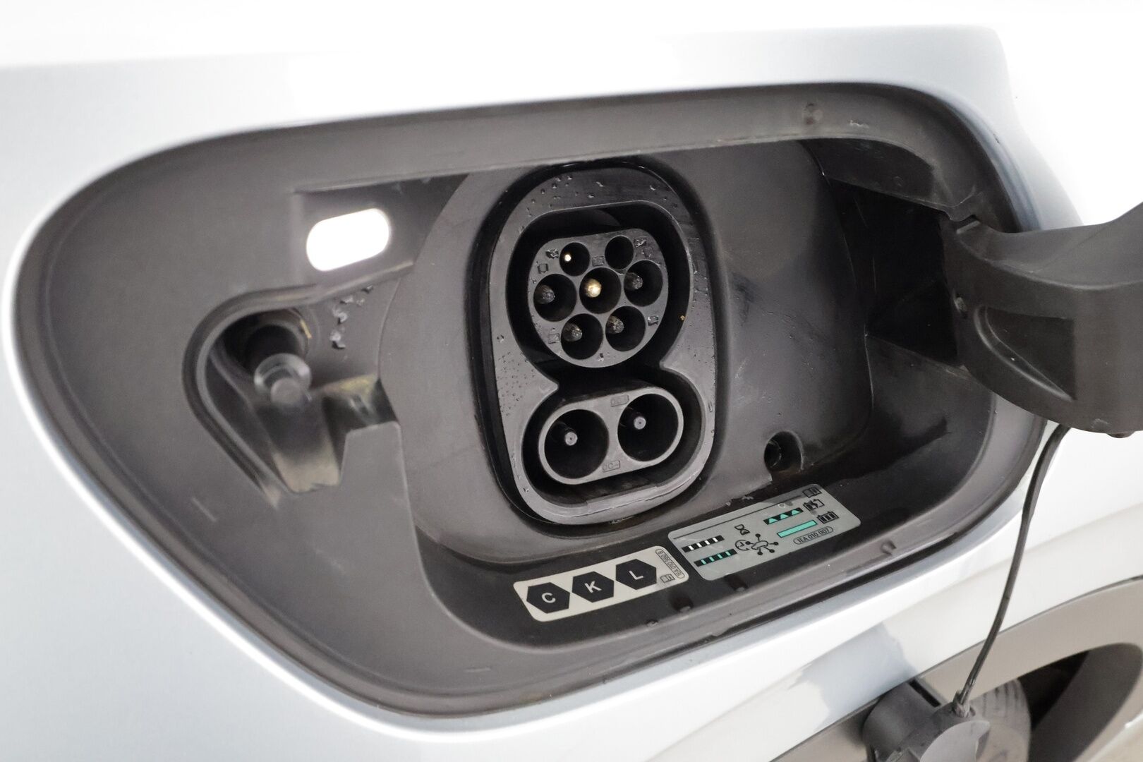 VOLKSWAGEN ID.4 2023 GTX Dual Motor AWD * HUD / Koukku / ILP / ACC / Matrix-LED / Koukku / Lasikatto / P.Kamera * - Hierovat Sportpenkit Muistilla / Merkkihuollot / Akku kuntotarkastettu / Kahdet renkaat aluvanteilla