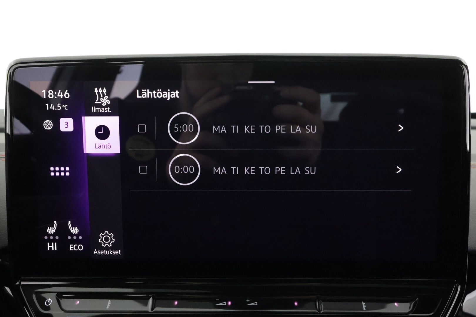 VOLKSWAGEN ID.4 2023 GTX Dual Motor AWD * HUD / Koukku / ILP / ACC / Matrix-LED / Koukku / Lasikatto / P.Kamera * - Hierovat Sportpenkit Muistilla / Merkkihuollot / Akku kuntotarkastettu / Kahdet renkaat aluvanteilla