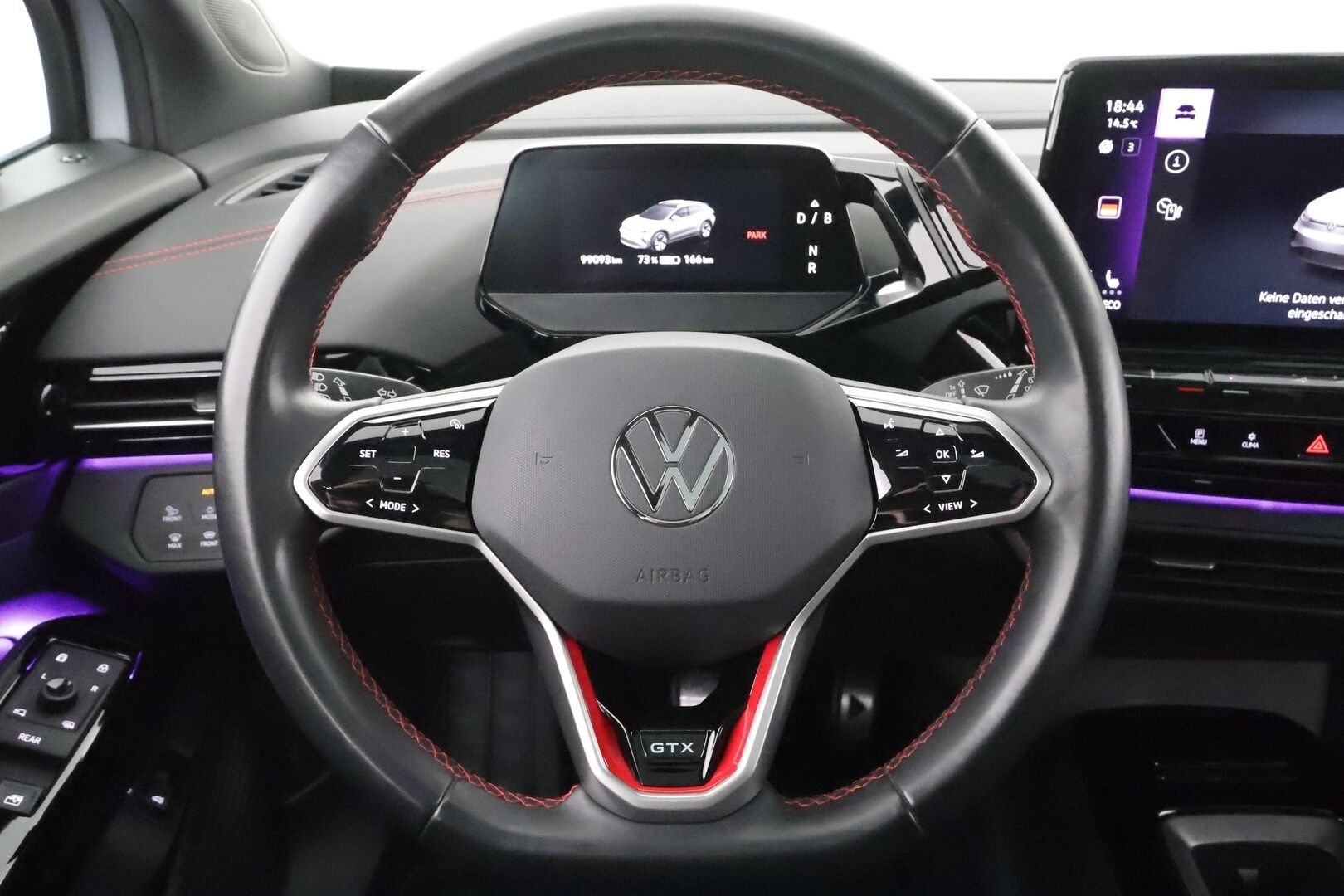 VOLKSWAGEN ID.4 2023 GTX Dual Motor AWD * HUD / Koukku / ILP / ACC / Matrix-LED / Koukku / Lasikatto / P.Kamera * - Hierovat Sportpenkit Muistilla / Merkkihuollot / Akku kuntotarkastettu / Kahdet renkaat aluvanteilla