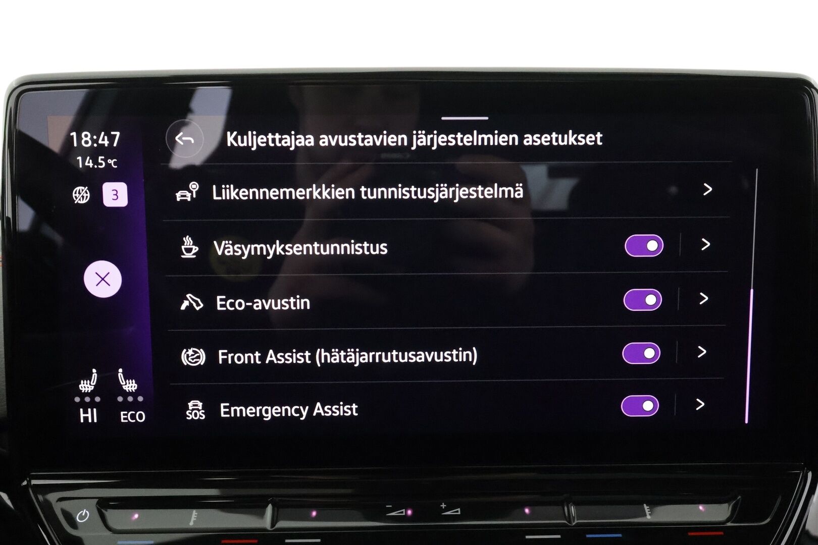 VOLKSWAGEN ID.4 2023 GTX Dual Motor AWD * HUD / Koukku / ILP / ACC / Matrix-LED / Koukku / Lasikatto / P.Kamera * - Hierovat Sportpenkit Muistilla / Merkkihuollot / Akku kuntotarkastettu / Kahdet renkaat aluvanteilla