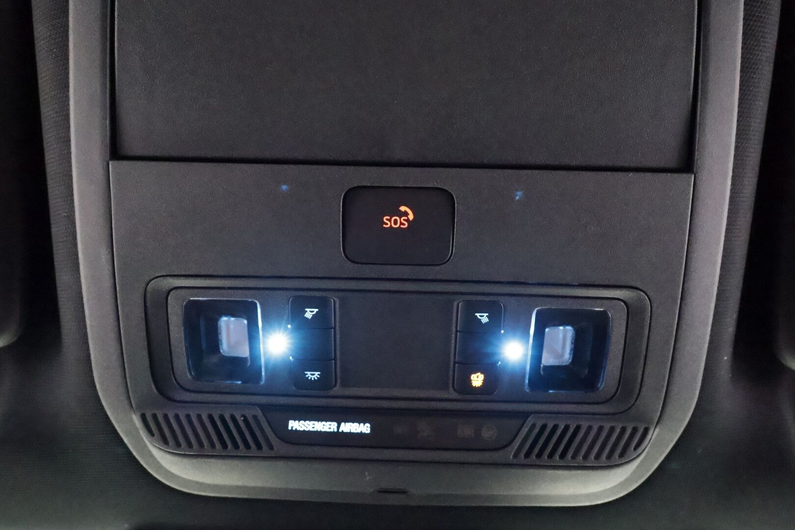 FORD MUSTANG MACH-E 2022 351hv AWD Premium * Koukku / ACC / B&O / Lasikatto / Muistipenkki / LED / 360 / Keyless * - Merkkihuollot / Kahdet renkaat aluvanteilla