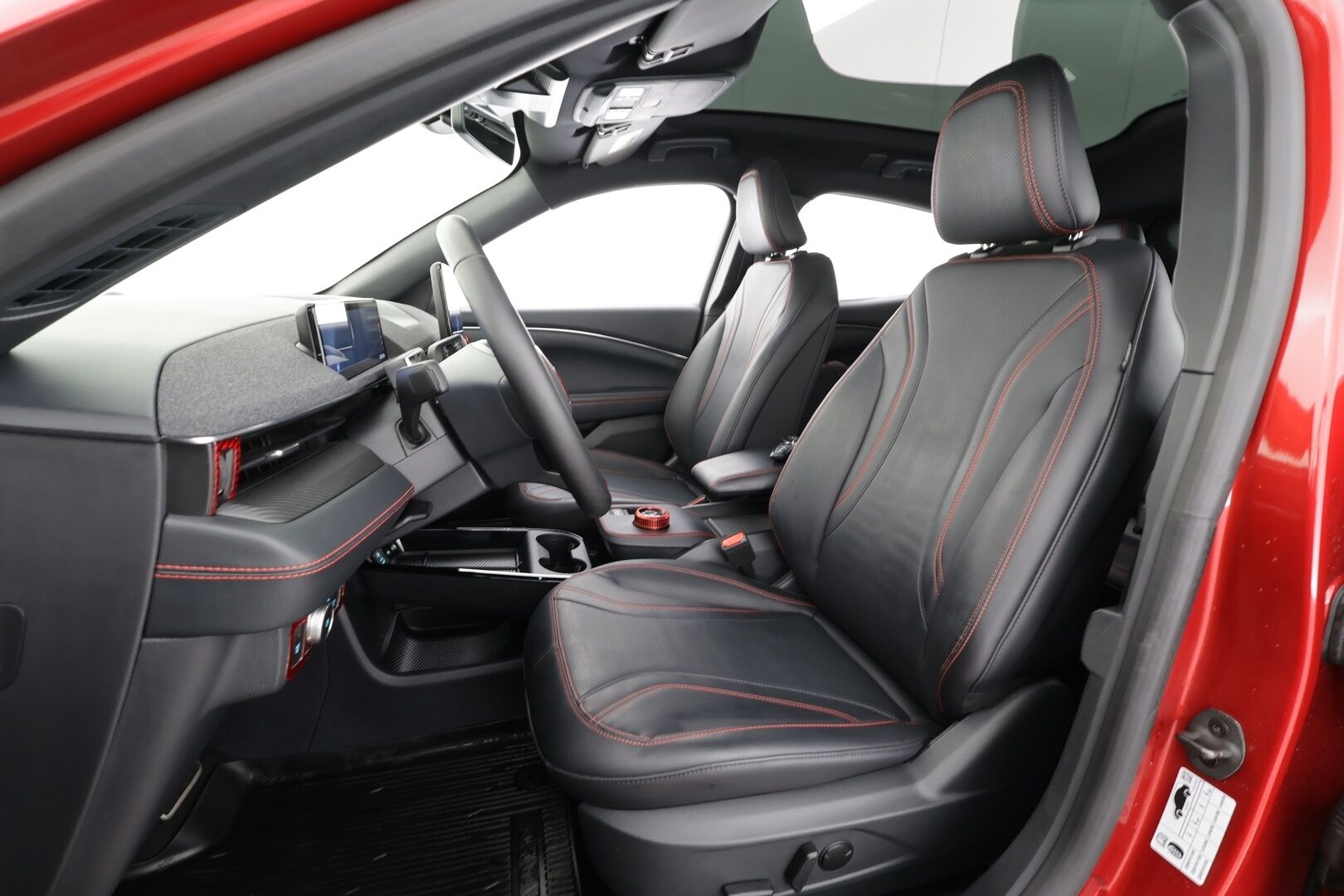 FORD MUSTANG MACH-E 2022 351hv AWD Premium * Koukku / ACC / B&O / Lasikatto / Muistipenkki / LED / 360 / Keyless * - Merkkihuollot / Kahdet renkaat aluvanteilla