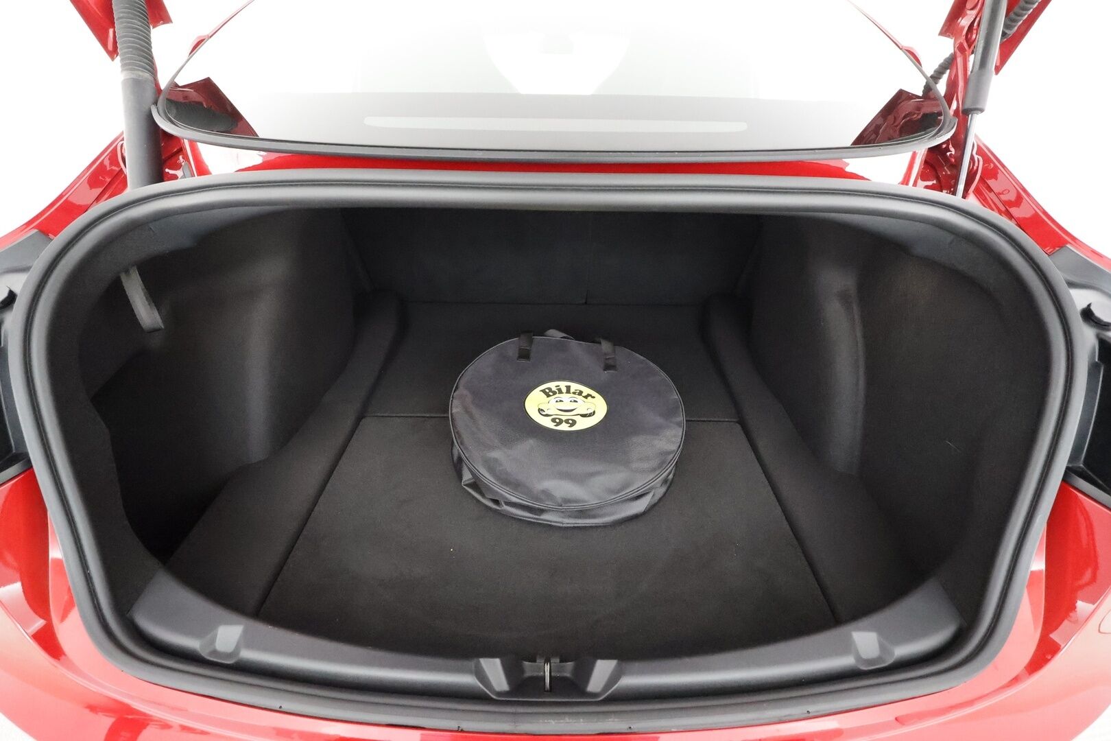 TESLA MODEL 3 2022 Performance Dual Motor * Alusta-sarja / ILP / P.kamera / Matrix LED / Premium Audio / Lasikatto / Mustat nahat * - Kahdet renkaat aluvanteilla