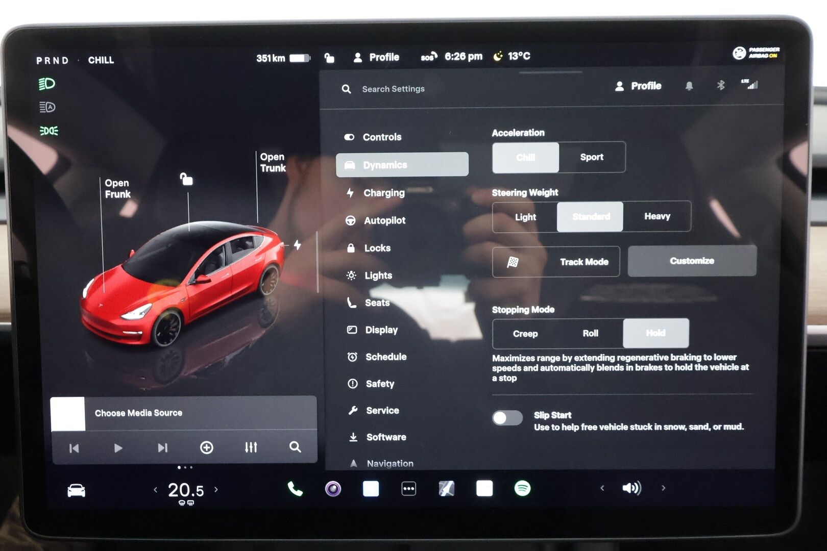 TESLA MODEL 3 2022 Performance Dual Motor * Alusta-sarja / ILP / P.kamera / Matrix LED / Premium Audio / Lasikatto / Mustat nahat * - Kahdet renkaat aluvanteilla