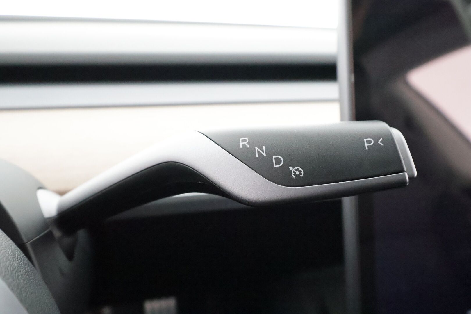 TESLA MODEL 3 2022 Performance Dual Motor * Alusta-sarja / ILP / P.kamera / Matrix LED / Premium Audio / Lasikatto / Mustat nahat * - Kahdet renkaat aluvanteilla