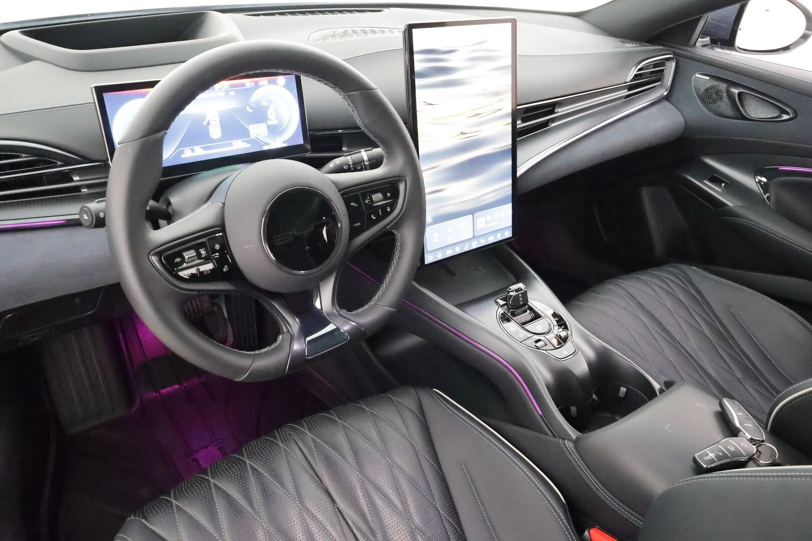 BYD SEAL 2024 Excellence AWD * ACC / 360° / ILP / Dynaudio / HUD / Lasikatto / Ilmastoidut nahat / Keyless / Navi / LED * - Kahdet renkaat aluvanteilla