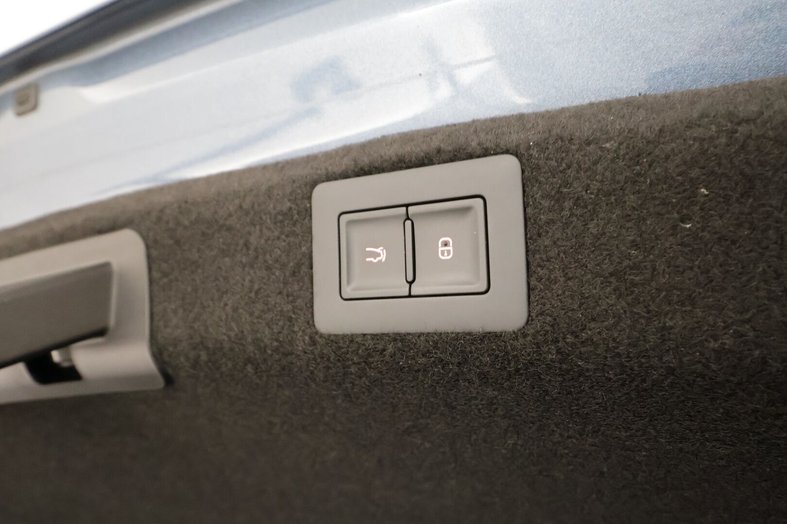 BYD SEAL 2024 Excellence AWD * ACC / 360° / ILP / Dynaudio / HUD / Lasikatto / Ilmastoidut nahat / Keyless / Navi / LED * - Kahdet renkaat aluvanteilla