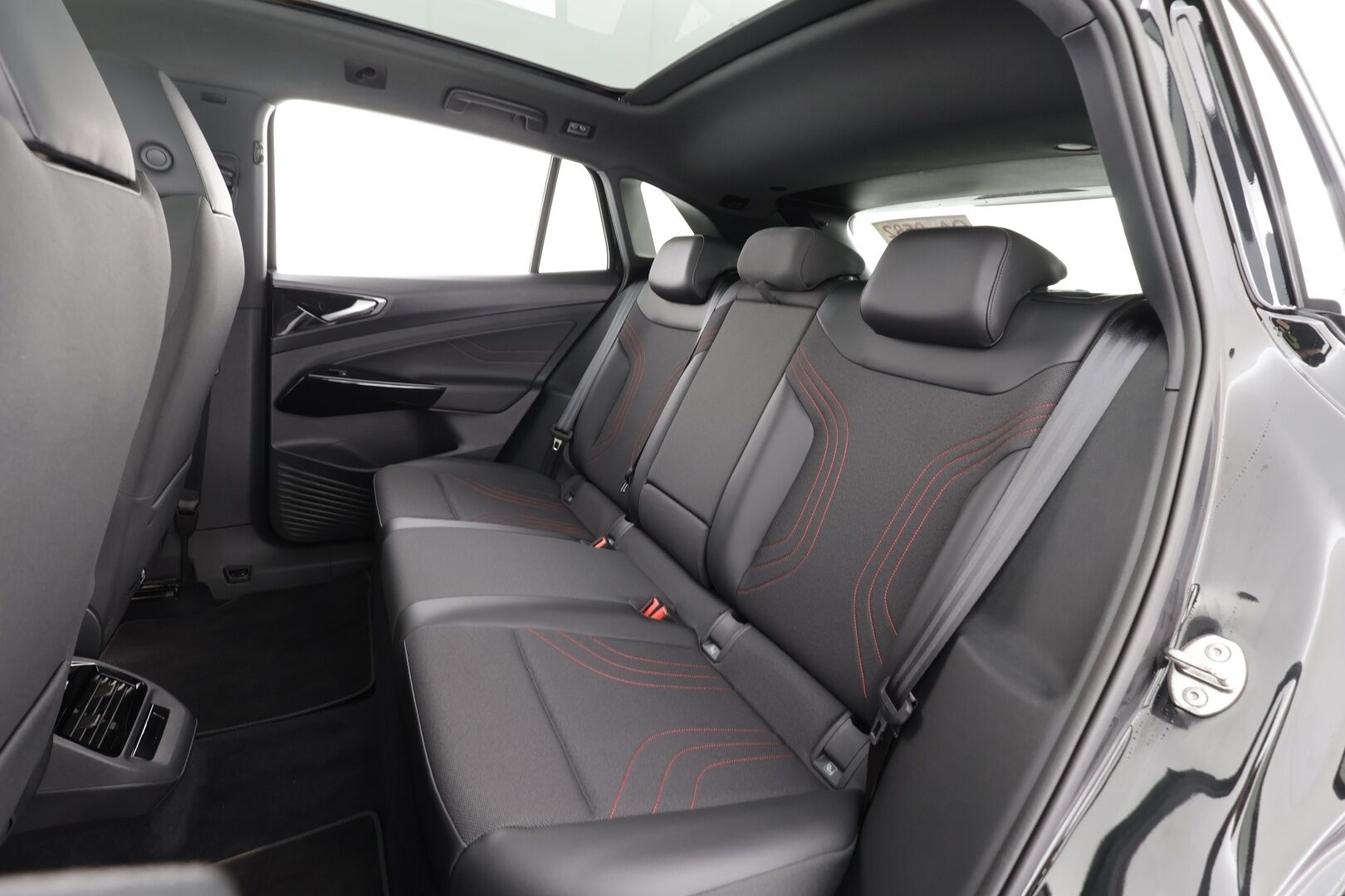 VOLKSWAGEN ID.4 2023 GTX Dual Motor AWD  * ACC / 360° / ILP / Lasikatto / IQ.Light / Koukku / Sähköluukku / Keyless / Navi *