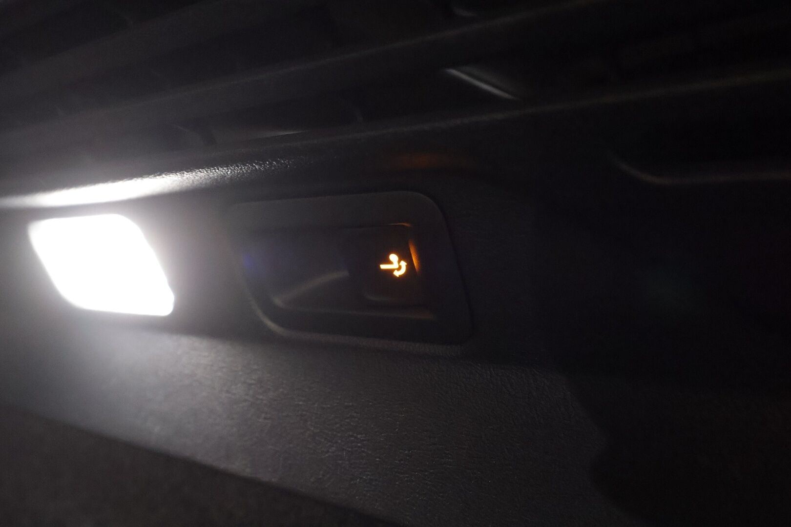 VOLKSWAGEN ID.4 2023 GTX Dual Motor AWD  * ACC / 360° / ILP / Lasikatto / IQ.Light / Koukku / Sähköluukku / Keyless / Navi *