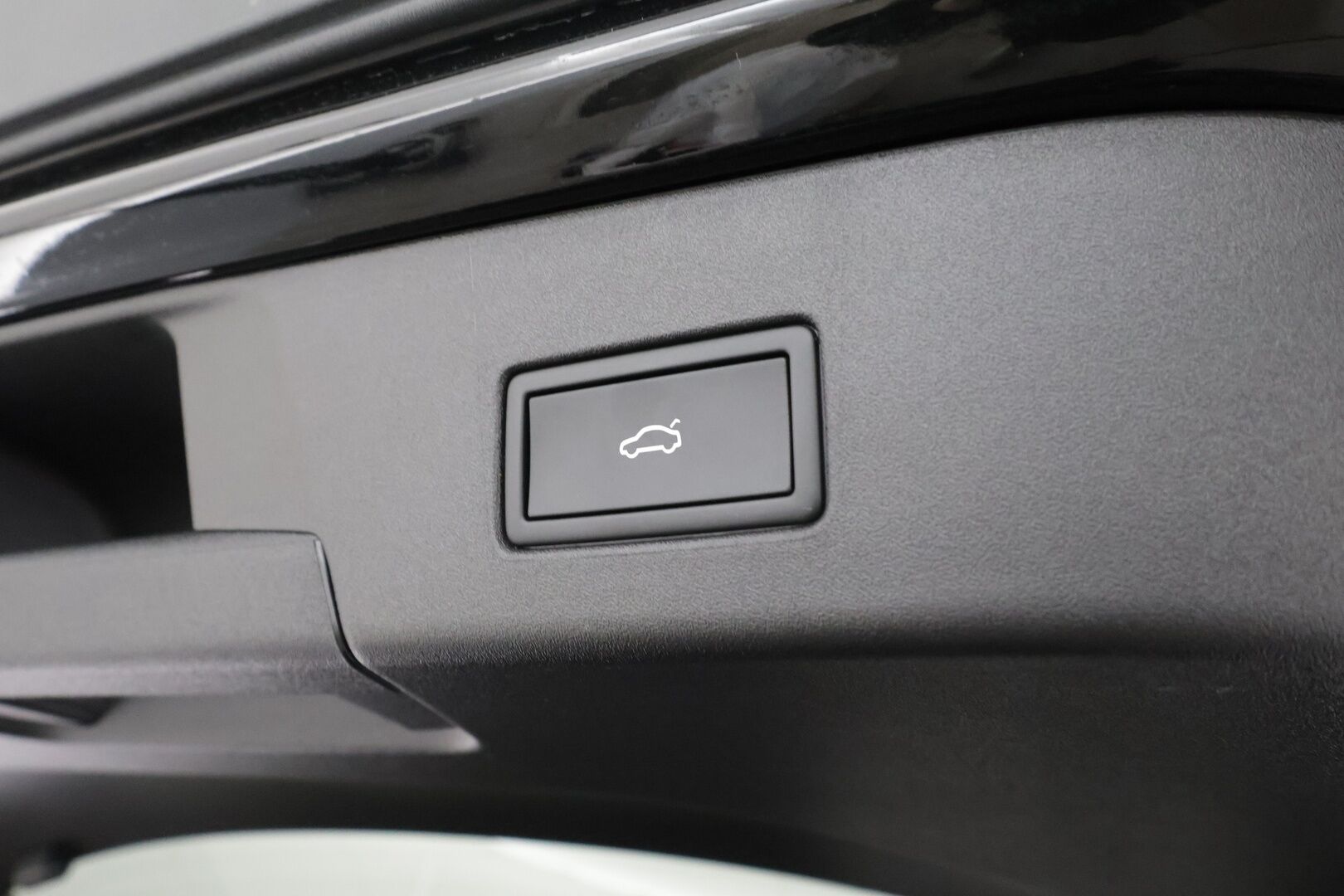 VOLKSWAGEN ID.4 2023 GTX Dual Motor AWD  * ACC / 360° / ILP / Lasikatto / IQ.Light / Koukku / Sähköluukku / Keyless / Navi *