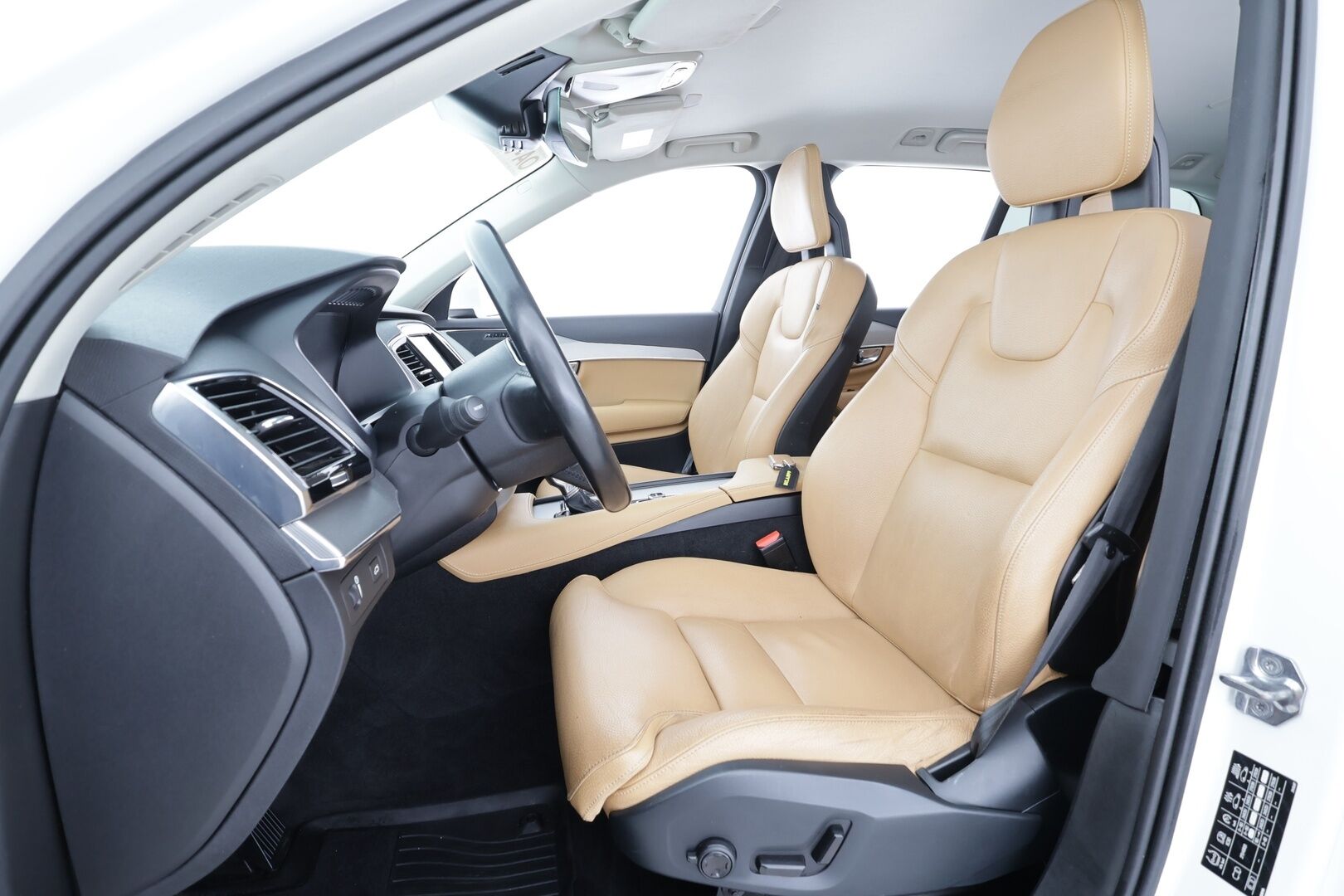 Volvo XC90 2016 D5 AWD Inscription aut 7-P * HUD / Webasto / Koukku / ACC / Full-LED / 360 / Sportnahat Muistilla / Navi / Keyless * - Ei AdBlue / 2x vanteet / Huippuvarusteltu / Viimeisin huolto 1/2026 - HULLUT AVAJAISHULINAT KORKOTARJOUS 3,29 %