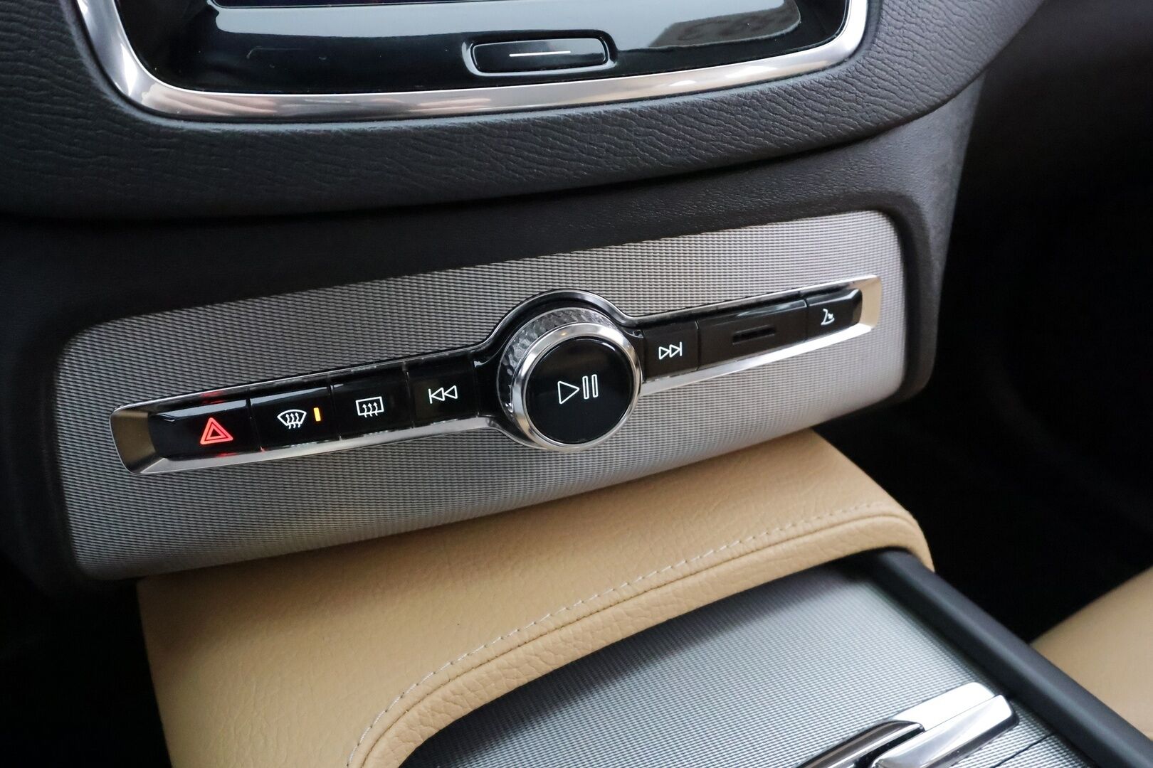 Volvo XC90 2016 D5 AWD Inscription aut 7-P * HUD / Webasto / Koukku / ACC / Full-LED / 360 / Sportnahat Muistilla / Navi / Keyless * - Ei AdBlue / 2x vanteet / Huippuvarusteltu / Viimeisin huolto 1/2026 - HULLUT AVAJAISHULINAT KORKOTARJOUS 3,29 %