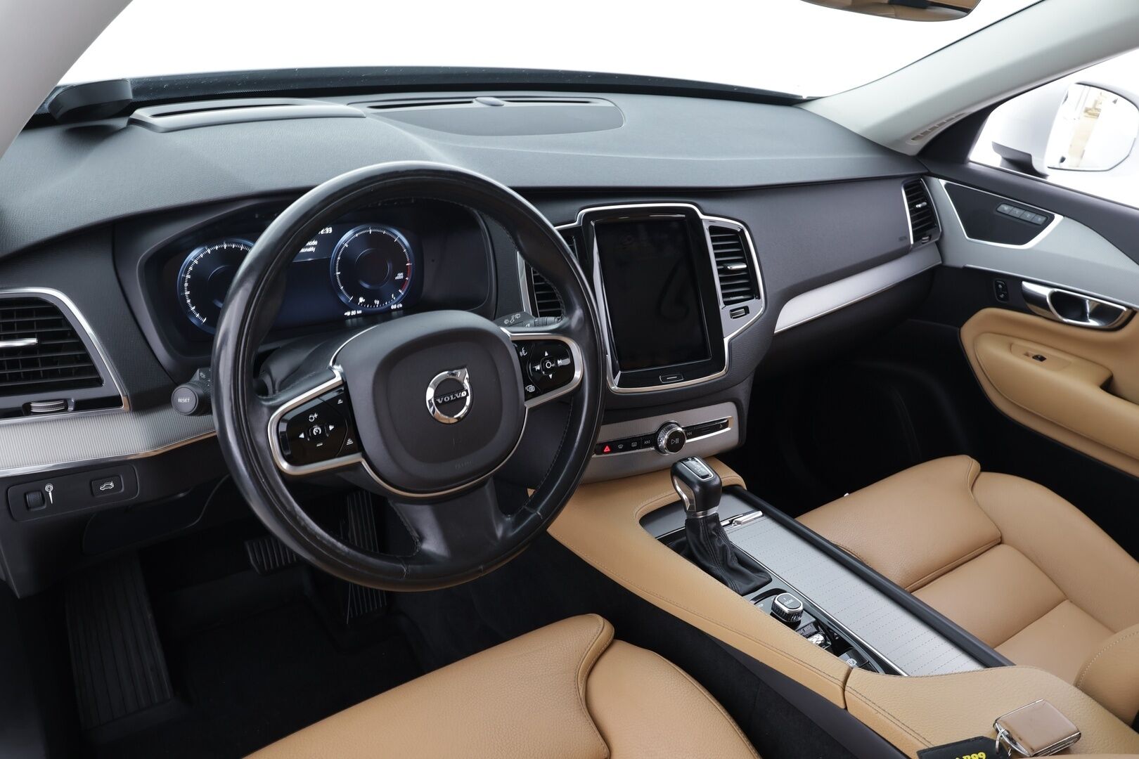 Volvo XC90 2016 D5 AWD Inscription aut 7-P * HUD / Webasto / Koukku / ACC / Full-LED / 360 / Sportnahat Muistilla / Navi / Keyless * - Ei AdBlue / 2x vanteet / Huippuvarusteltu / Viimeisin huolto 1/2026 - HULLUT AVAJAISHULINAT KORKOTARJOUS 3,29 %