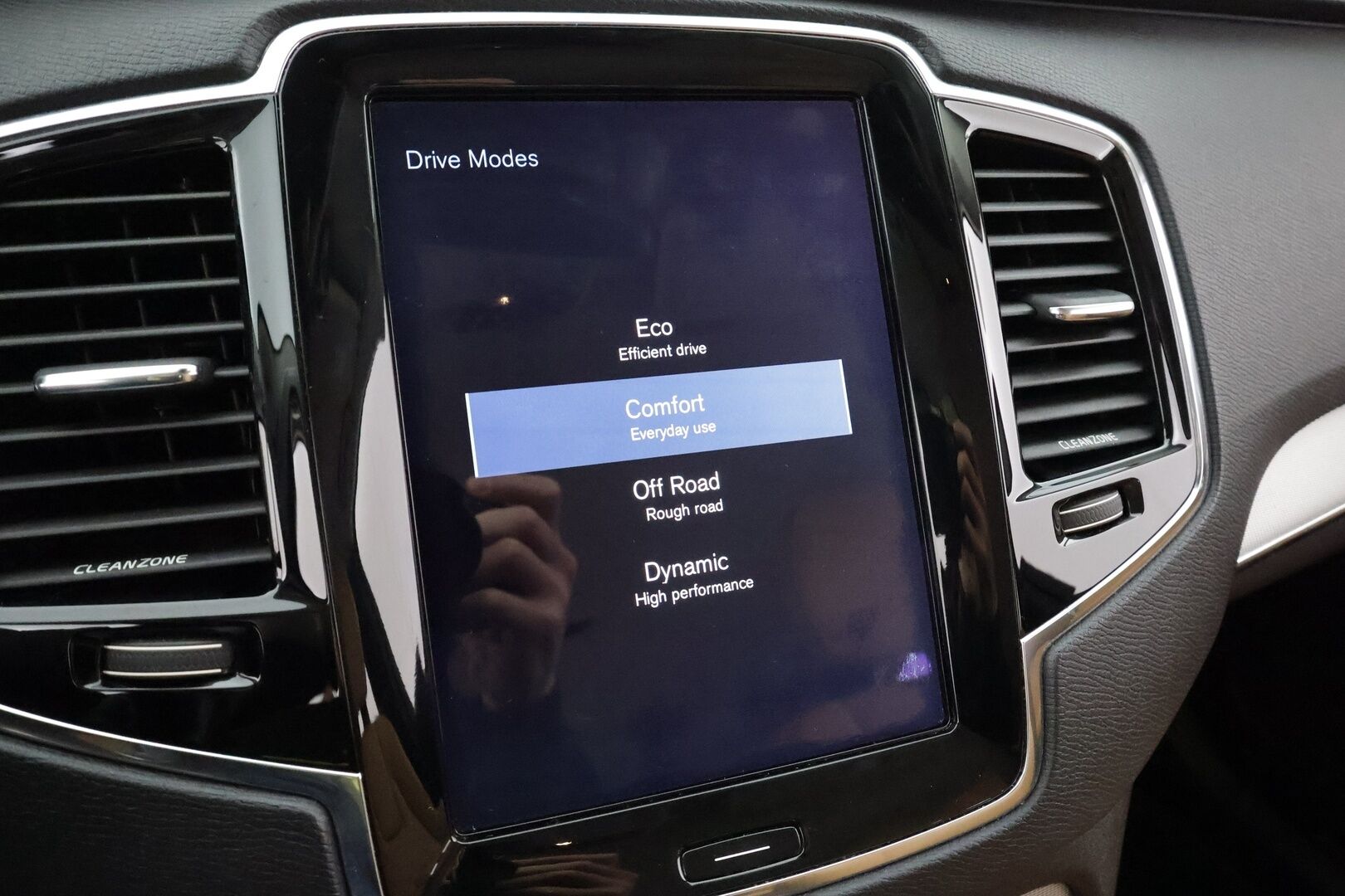 Volvo XC90 2016 D5 AWD Inscription aut 7-P * HUD / Webasto / Koukku / ACC / Full-LED / 360 / Sportnahat Muistilla / Navi / Keyless * - Ei AdBlue / 2x vanteet / Huippuvarusteltu / Viimeisin huolto 1/2026 - HULLUT AVAJAISHULINAT KORKOTARJOUS 3,29 %